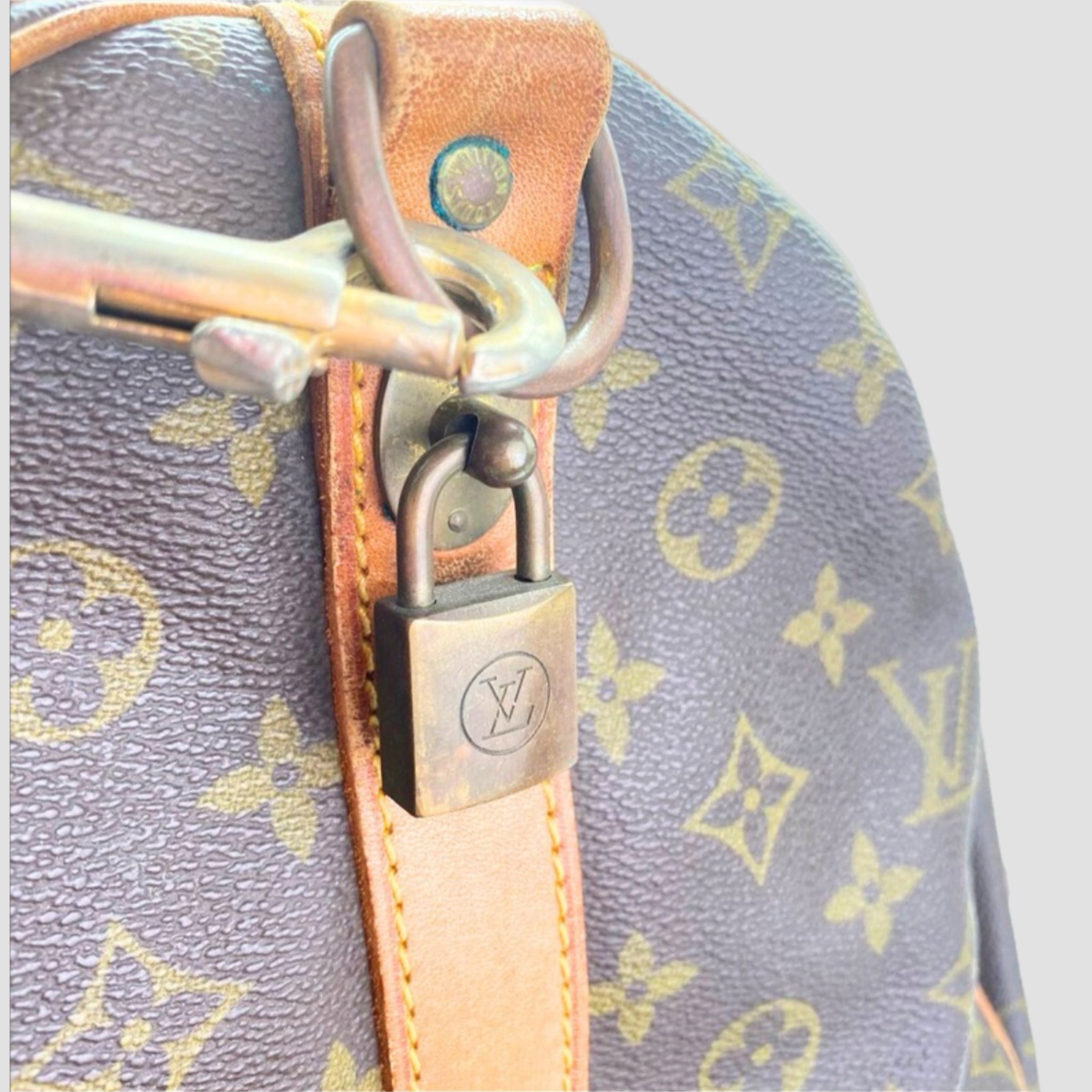 Louis Vuitton Keepall 55 Bandouliere Bag