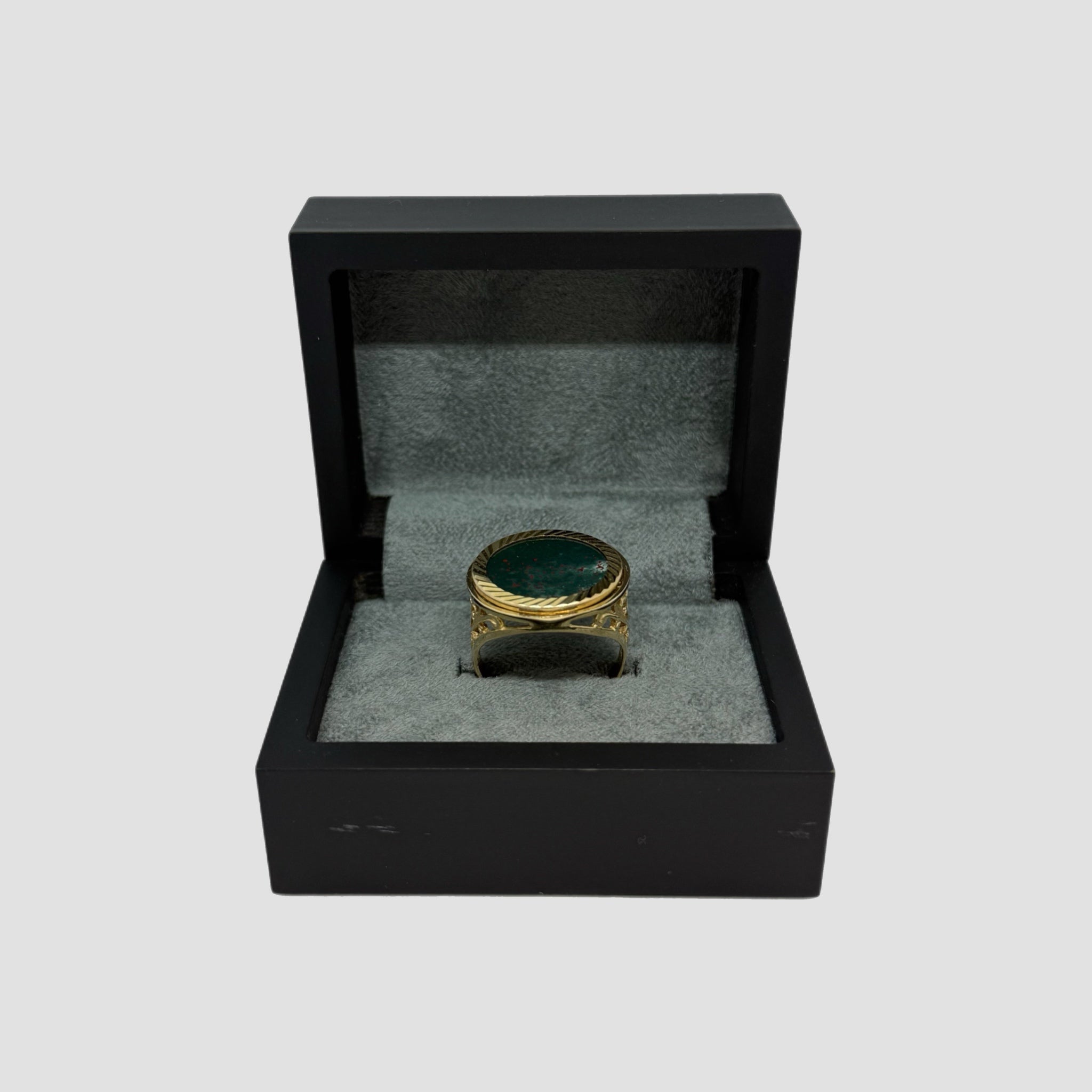 9ct Bloodstone Half Sovereign Ring