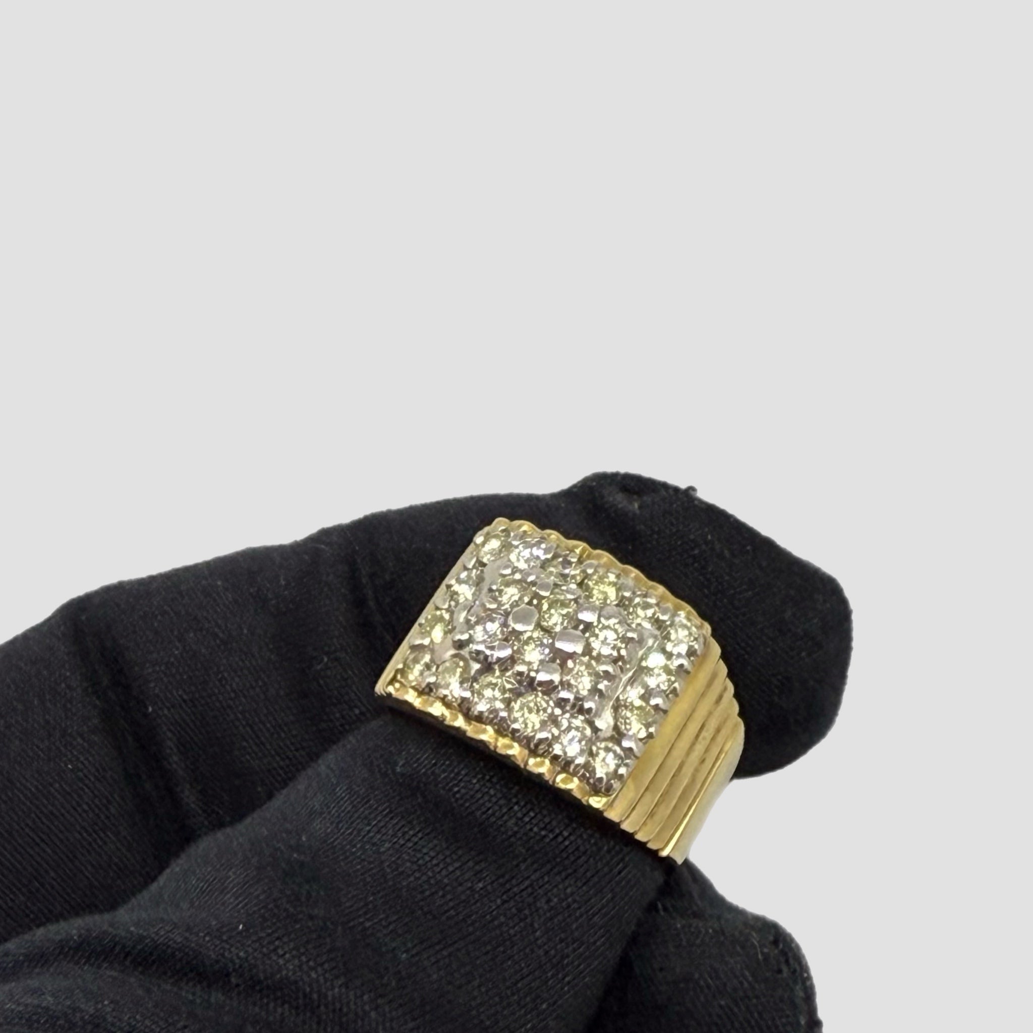 9ct Ring with over 1ct in Diamonds