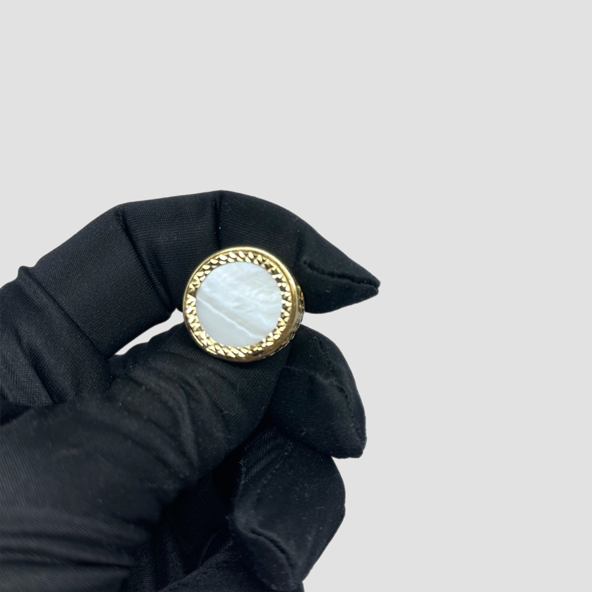 Mother Of Pearl Half Sovereign Ring