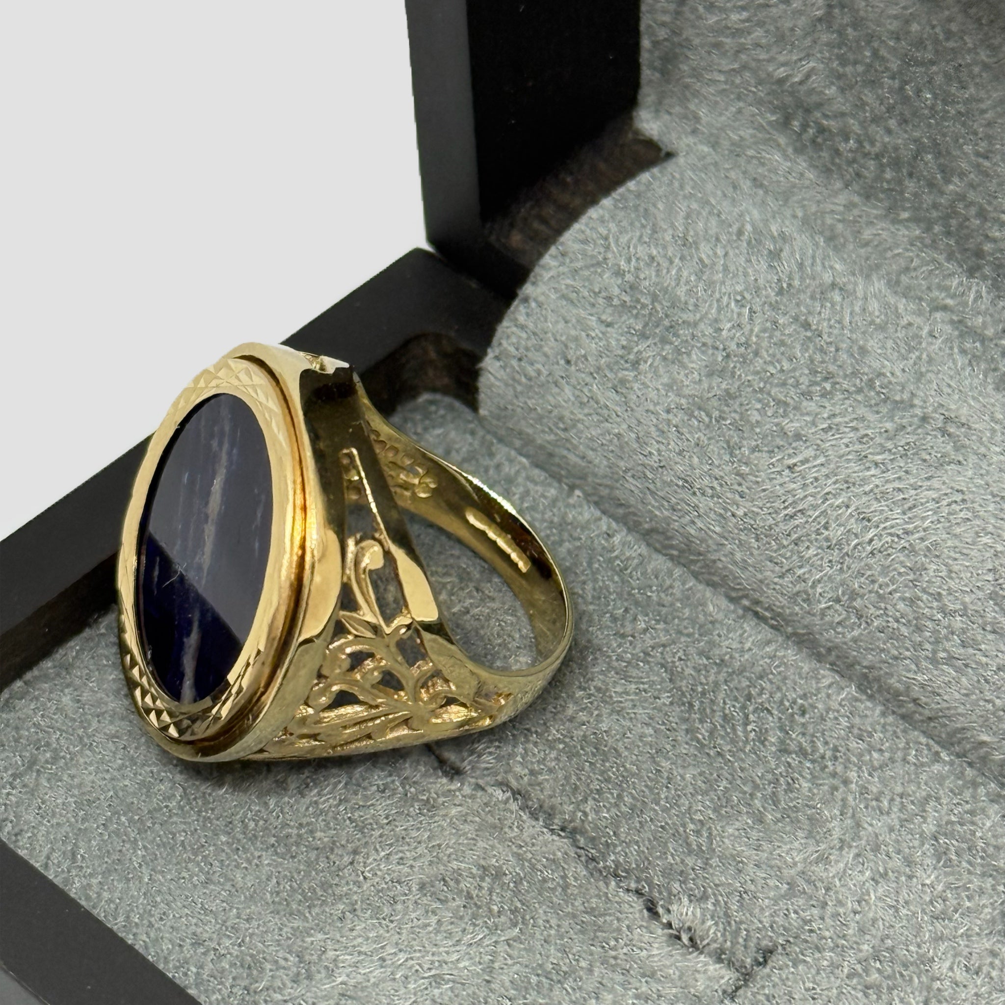 9ct Sodalite Half Sovereign Ring