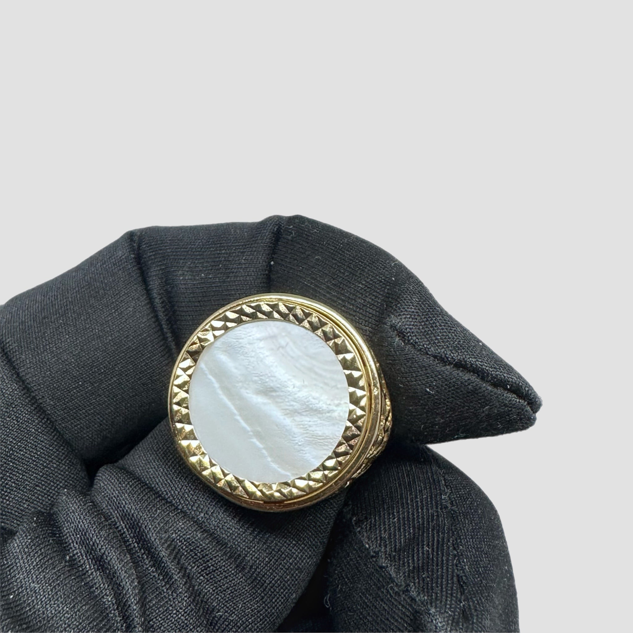 Mother Of Pearl Half Sovereign Ring