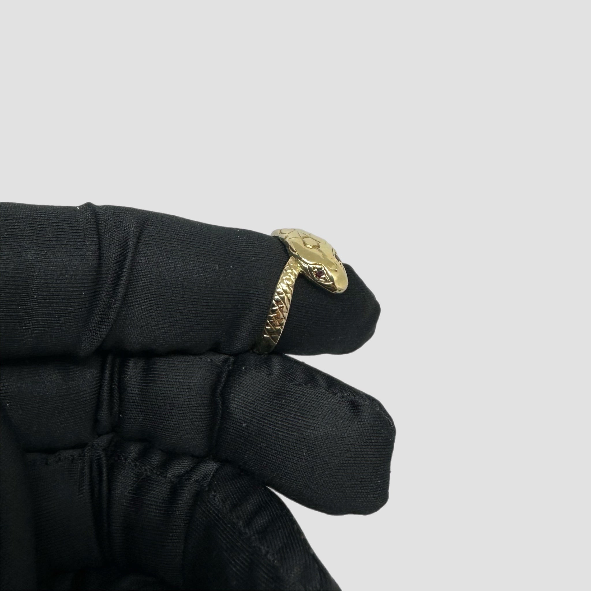 9ct Snake Ring With Garnets