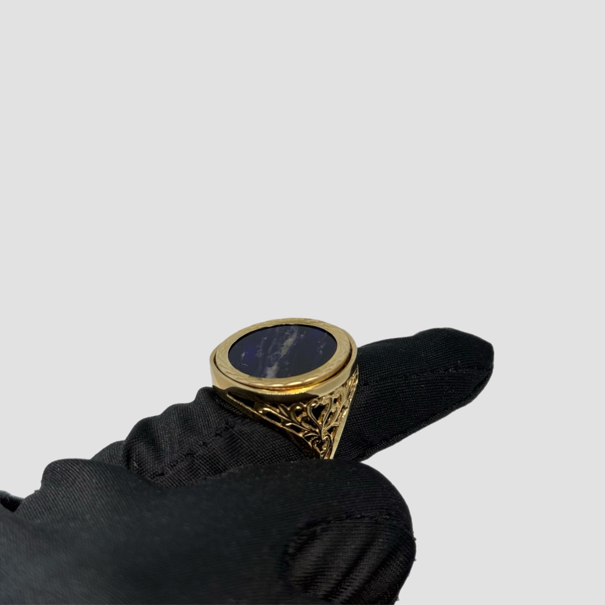 9ct Sodalite Half Sovereign Ring