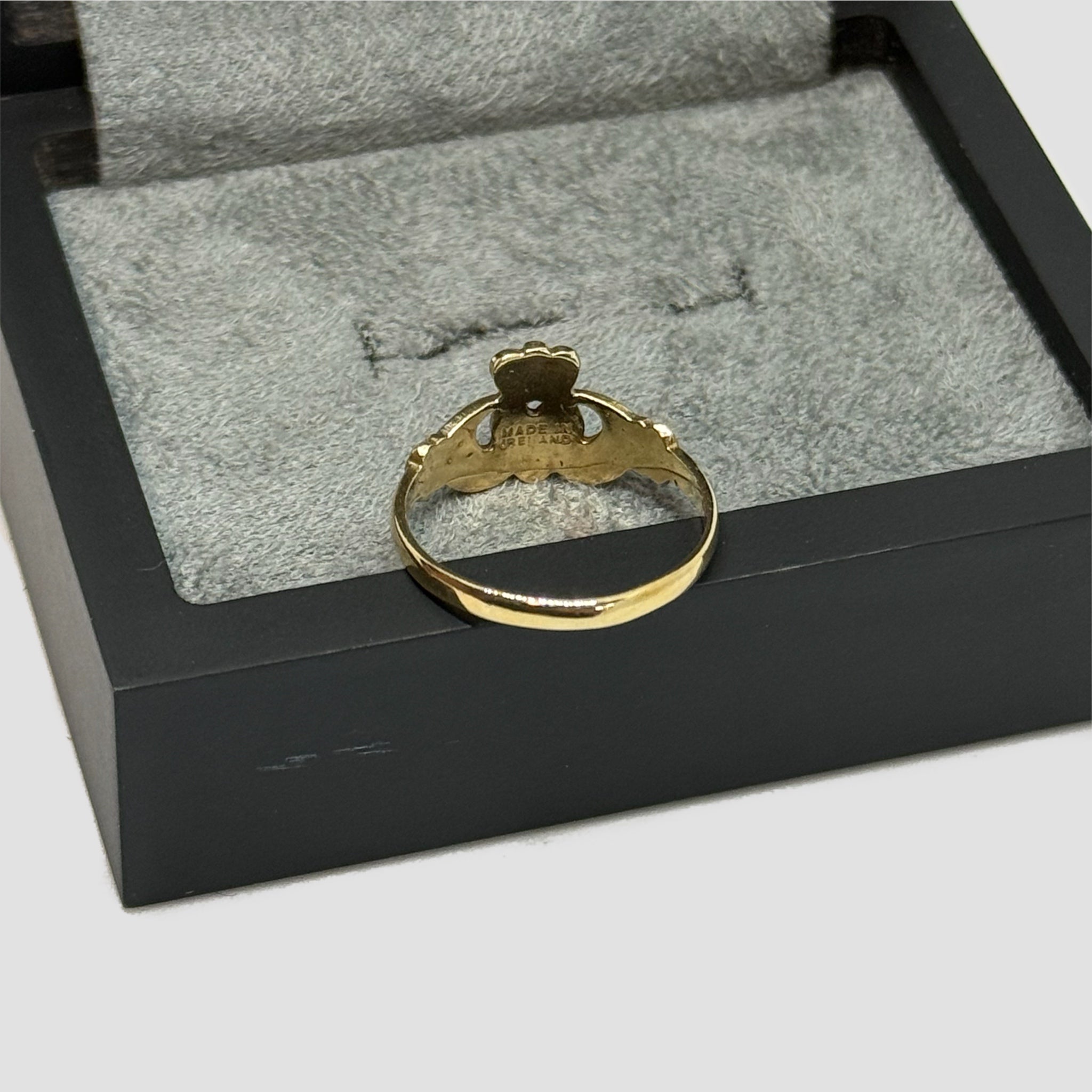9ct Claddagh Ring