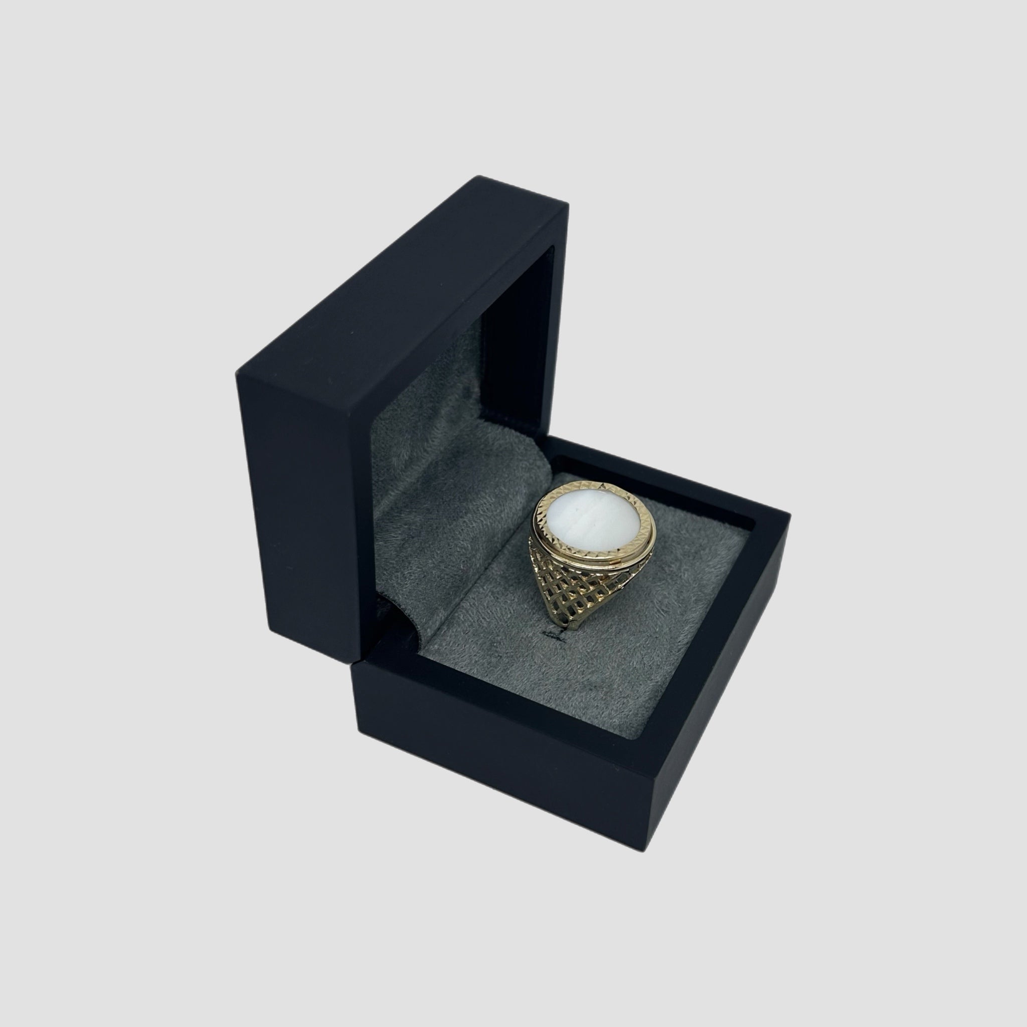 Mother Of Pearl Half Sovereign Ring