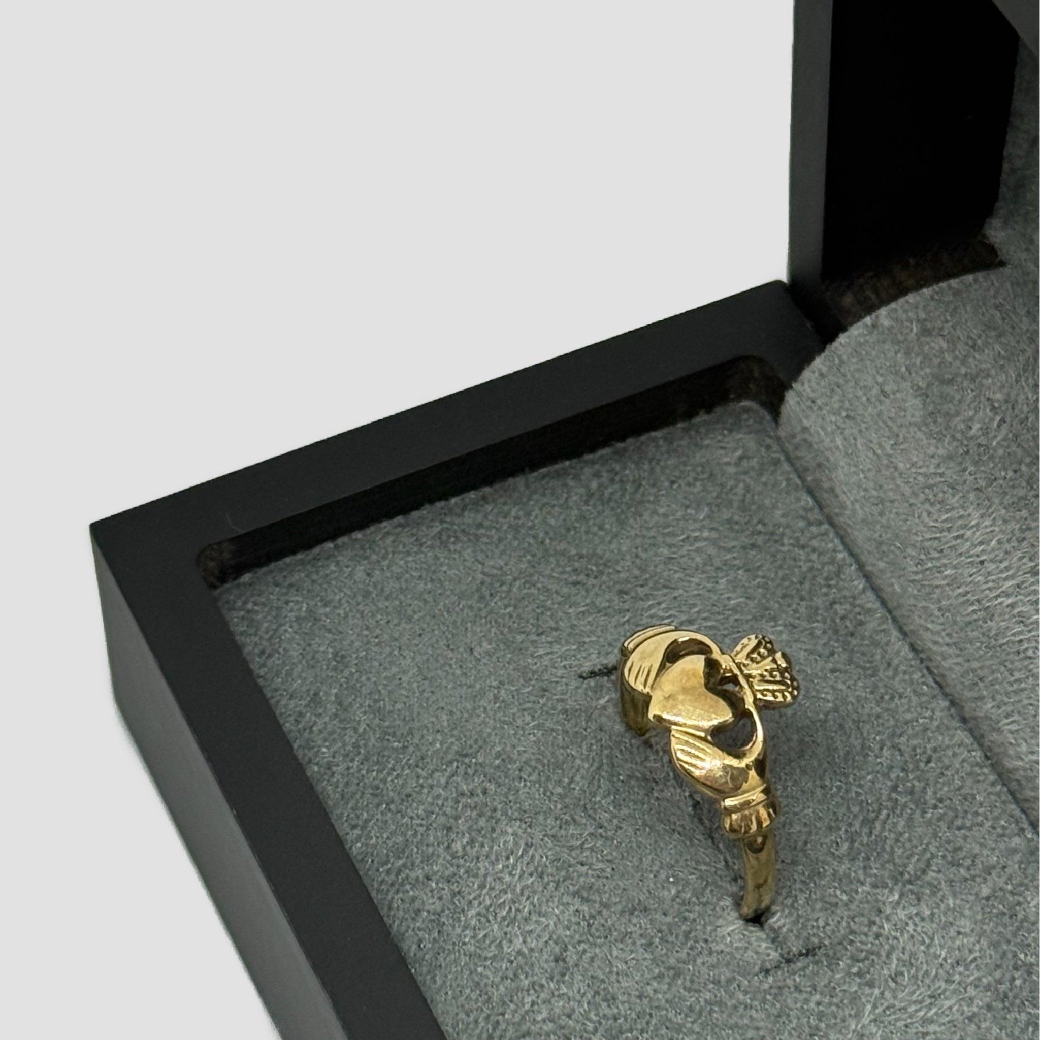 9ct Claddagh Ring