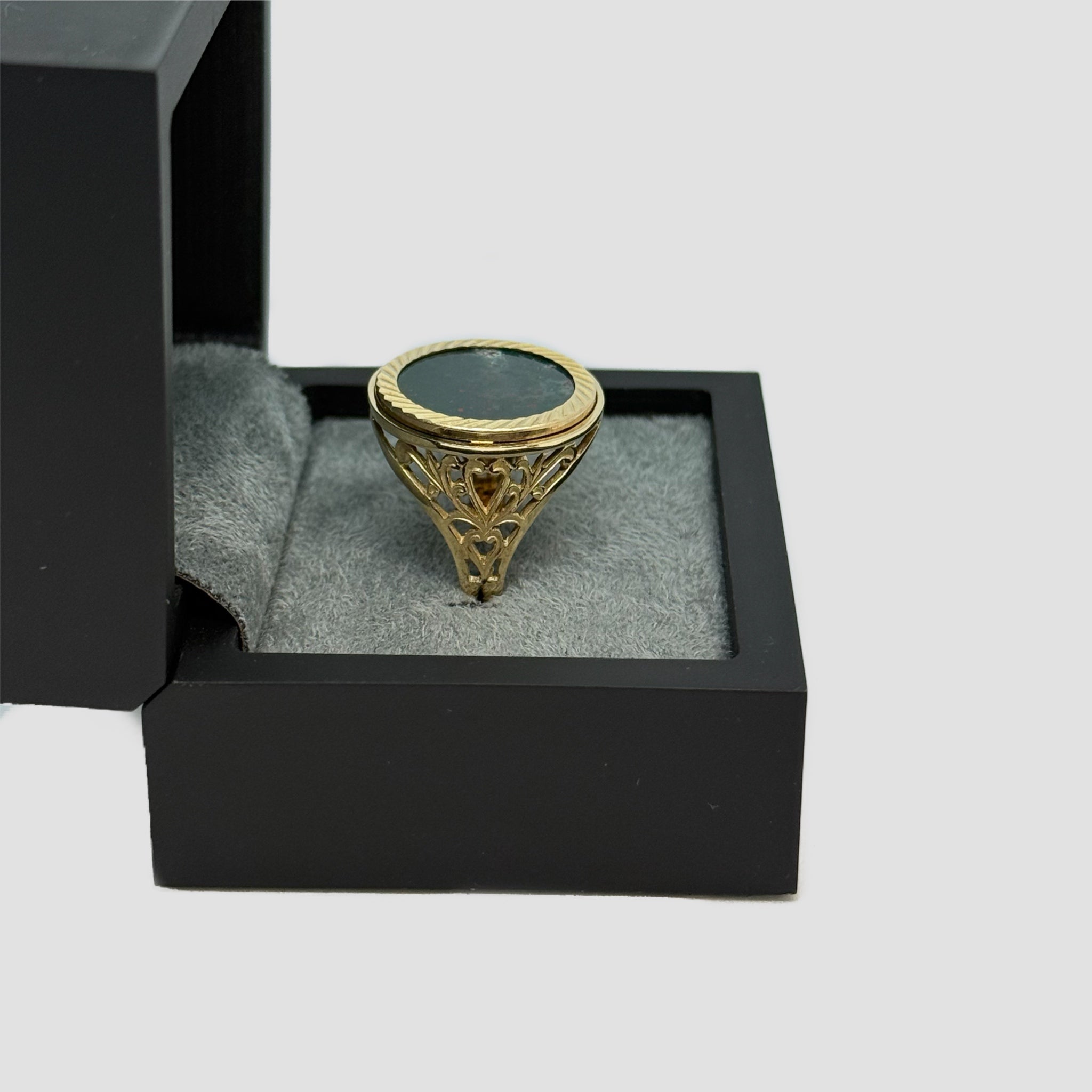 9ct Bloodstone Half Sovereign Ring