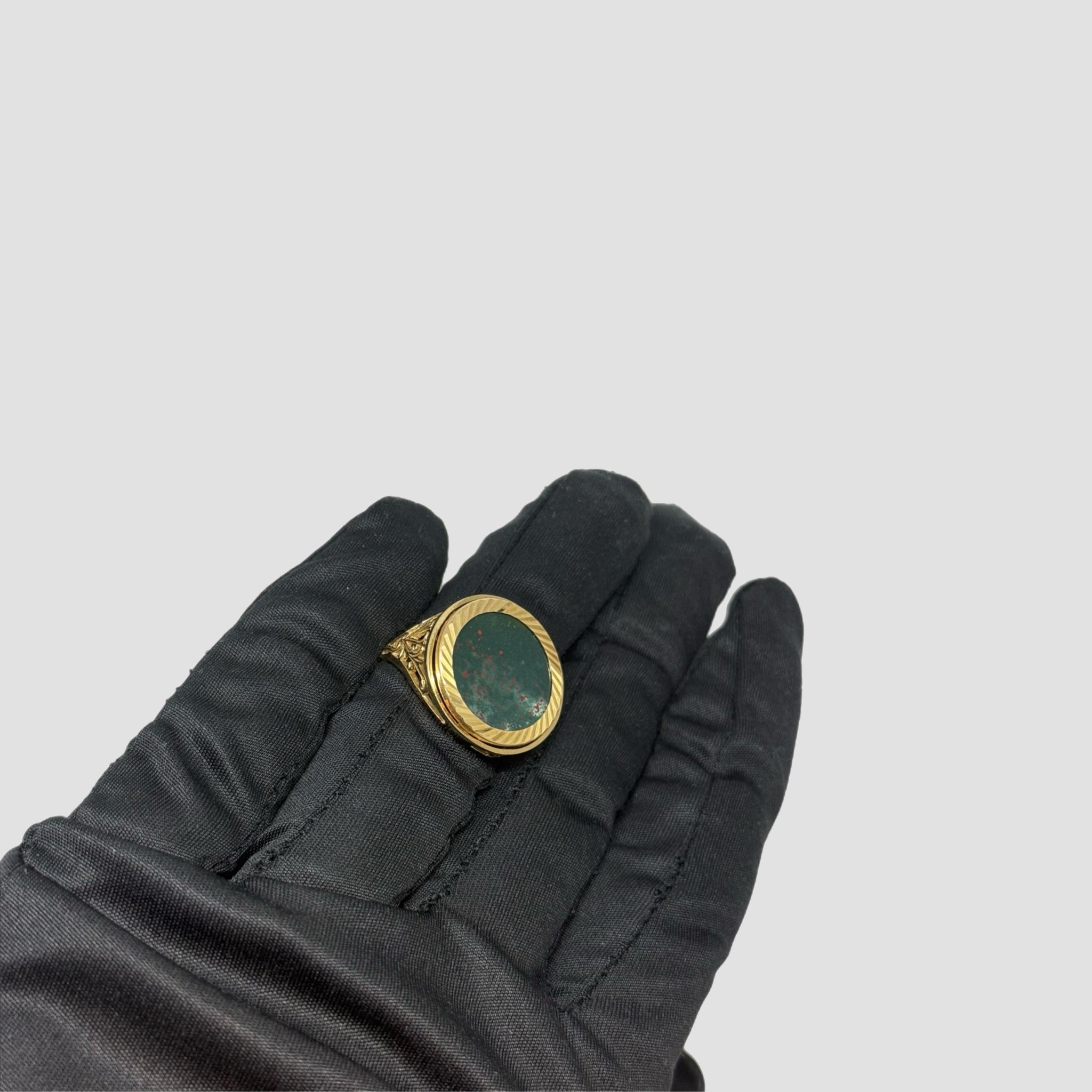 9ct Bloodstone Half Sovereign Ring