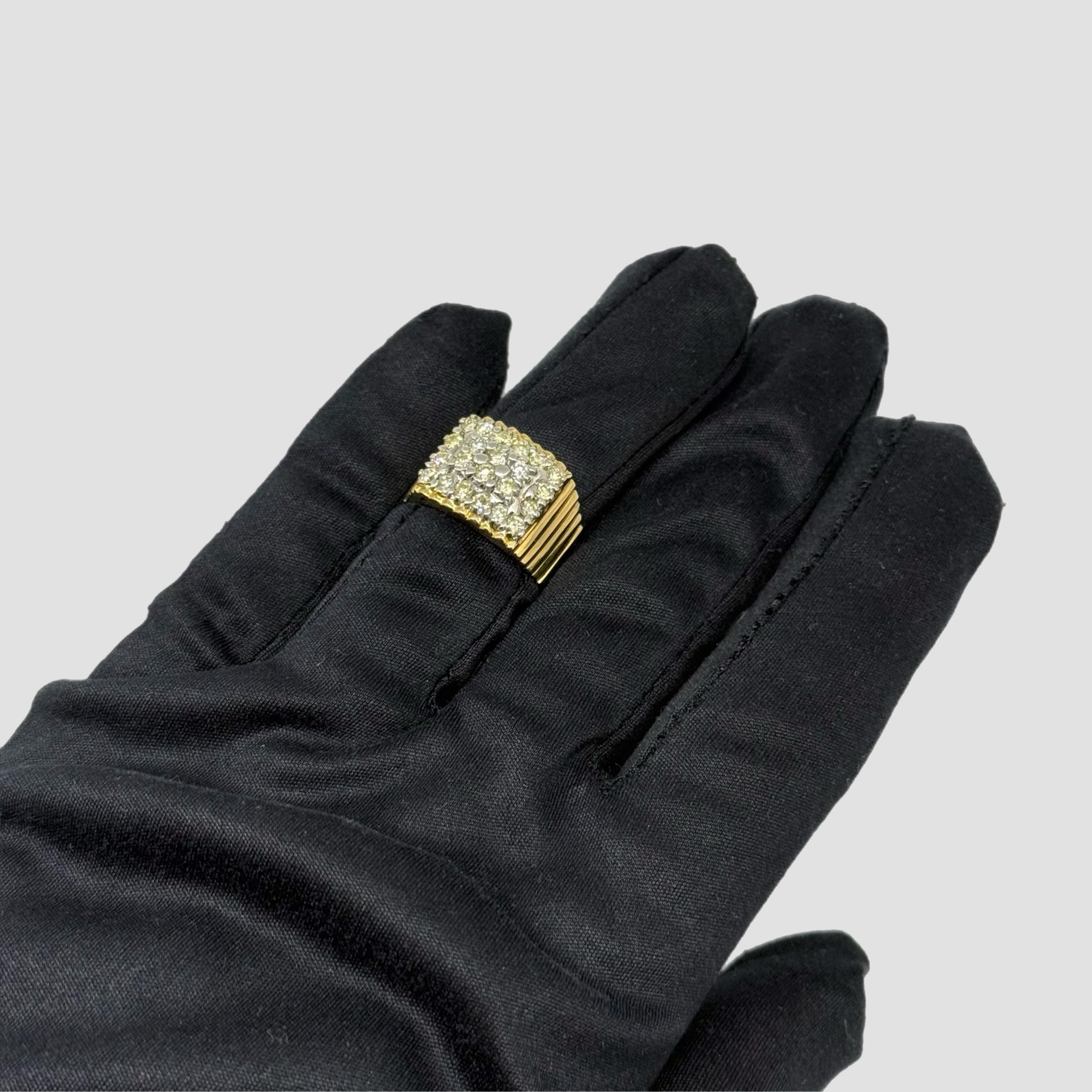 9ct Ring with over 1ct in Diamonds