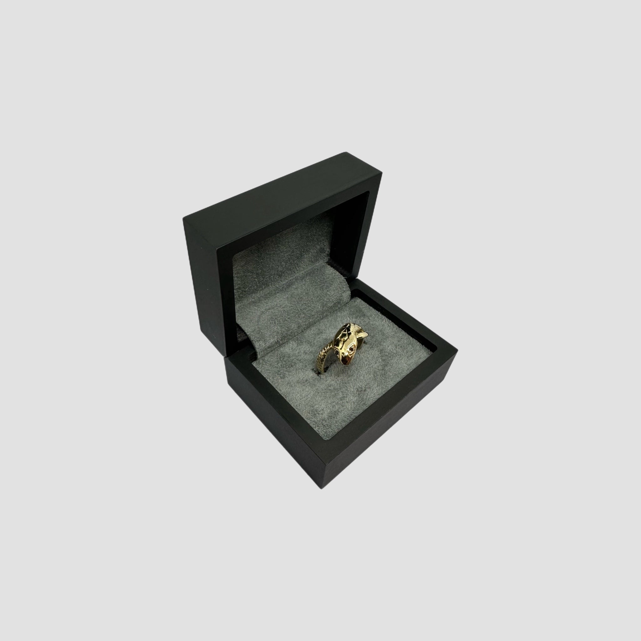 9ct Snake Ring With Garnets