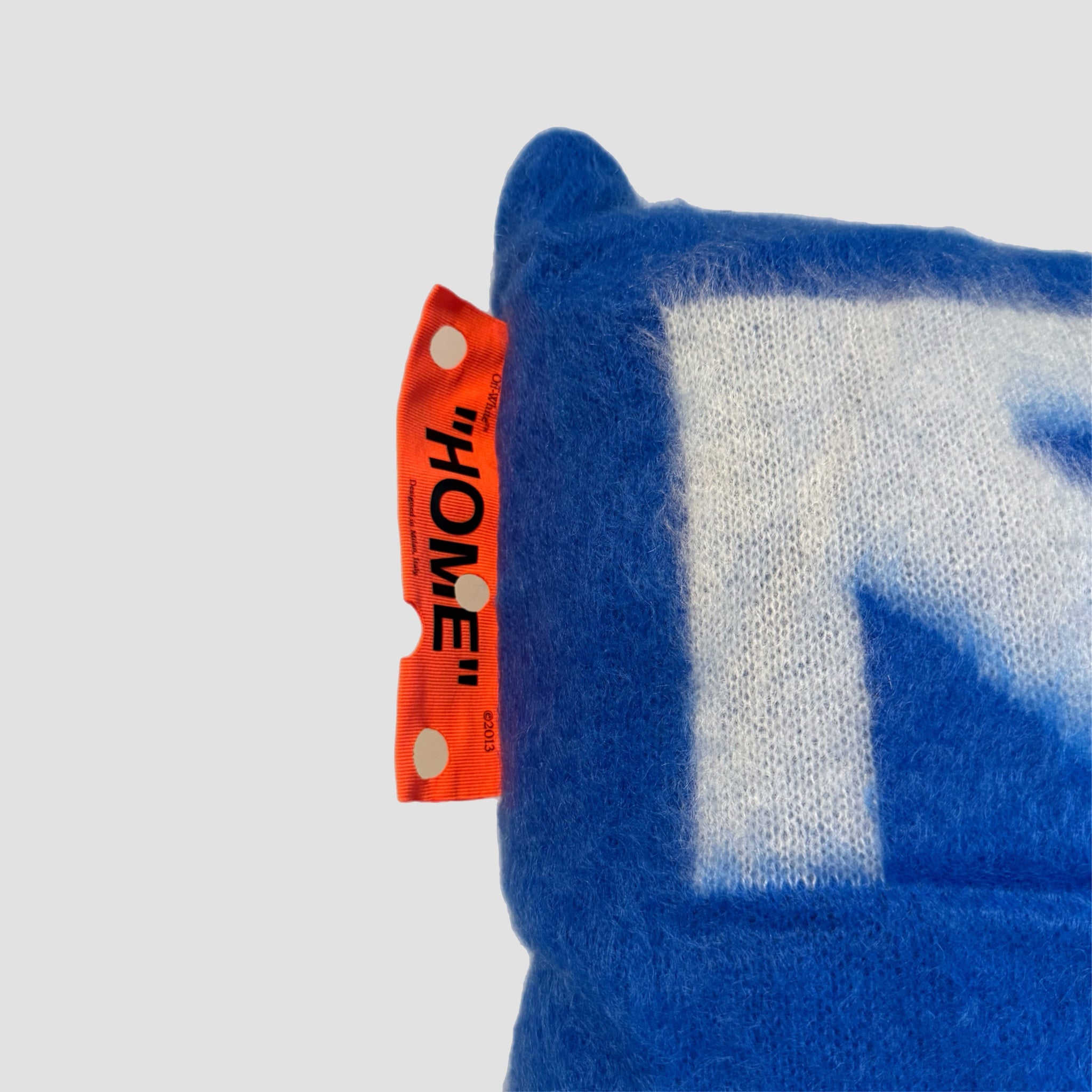 Off-White Pillow Arrow Design Blue White