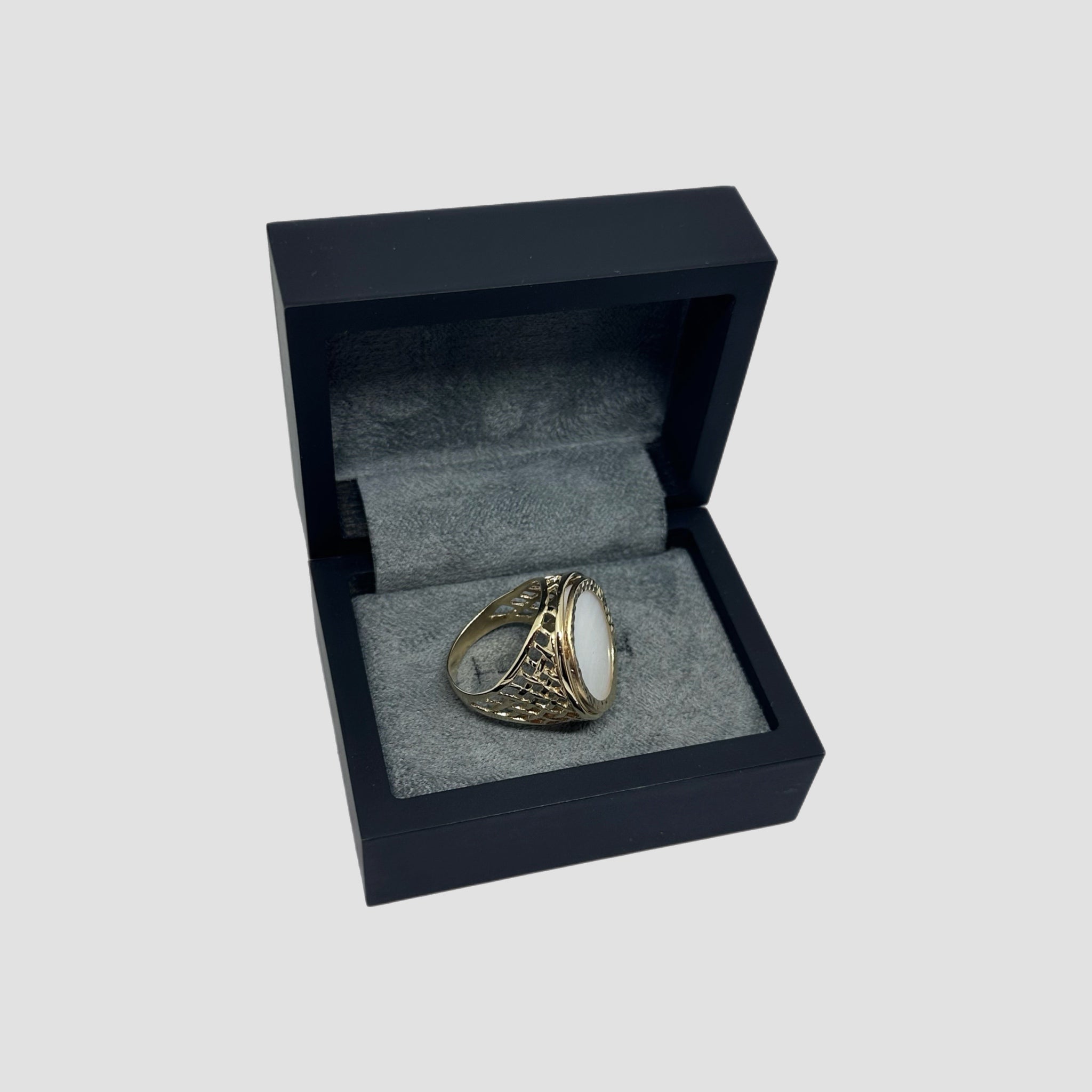 Mother Of Pearl Half Sovereign Ring