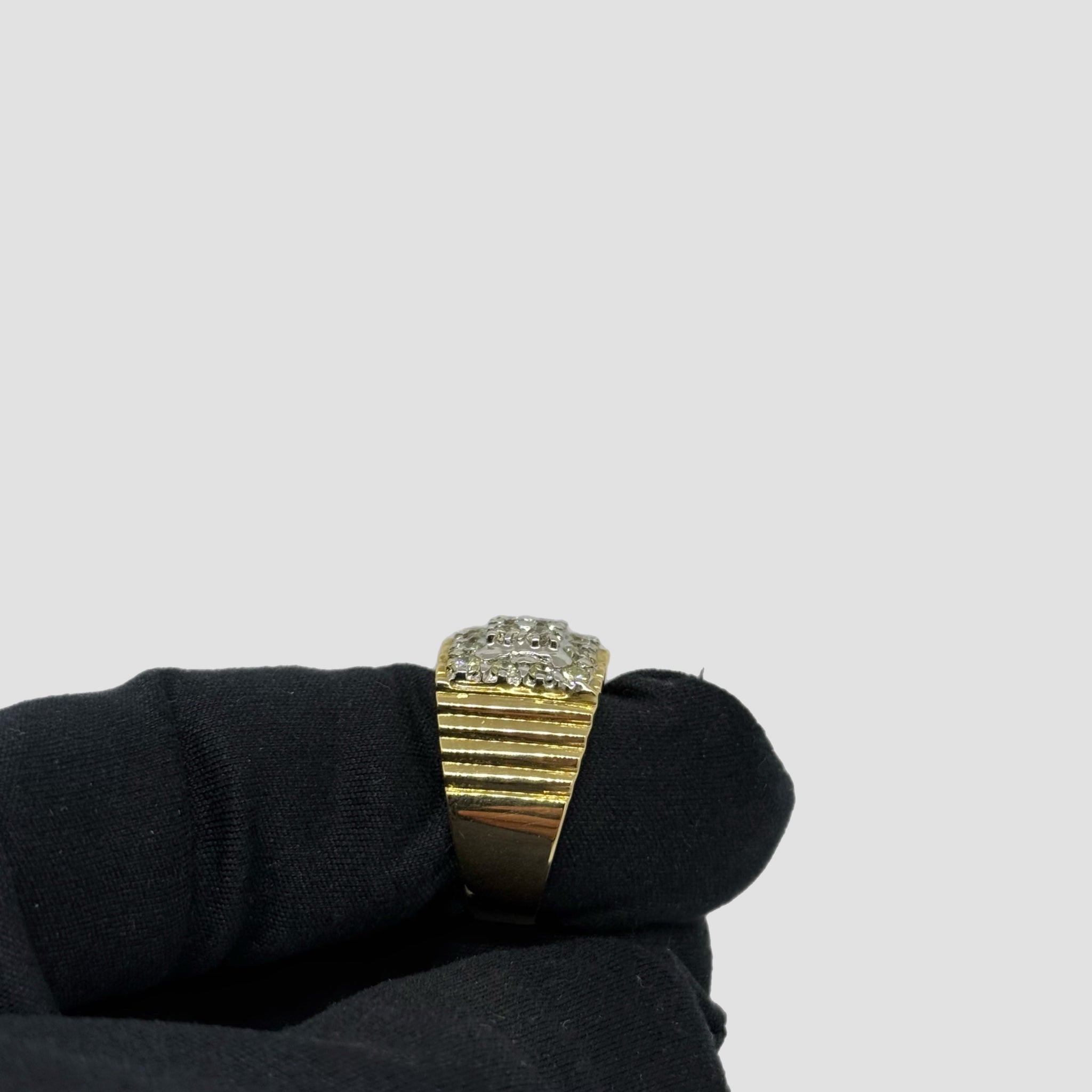 9ct Ring with over 1ct in Diamonds