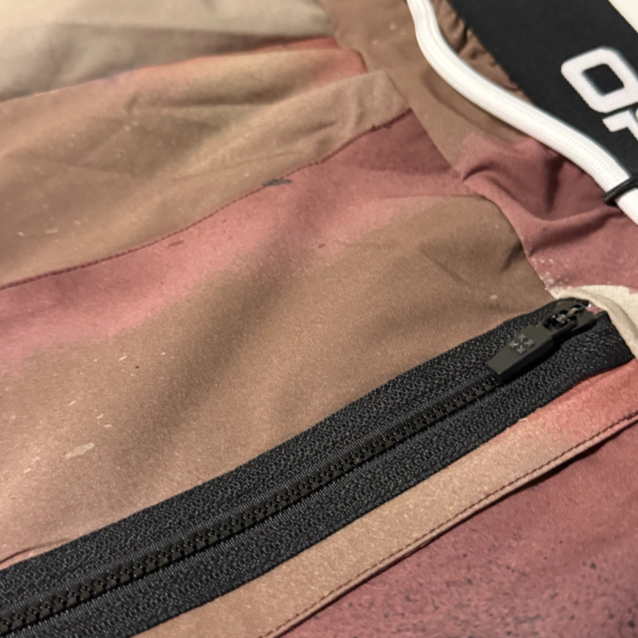 Off-White Active Shorts Camo