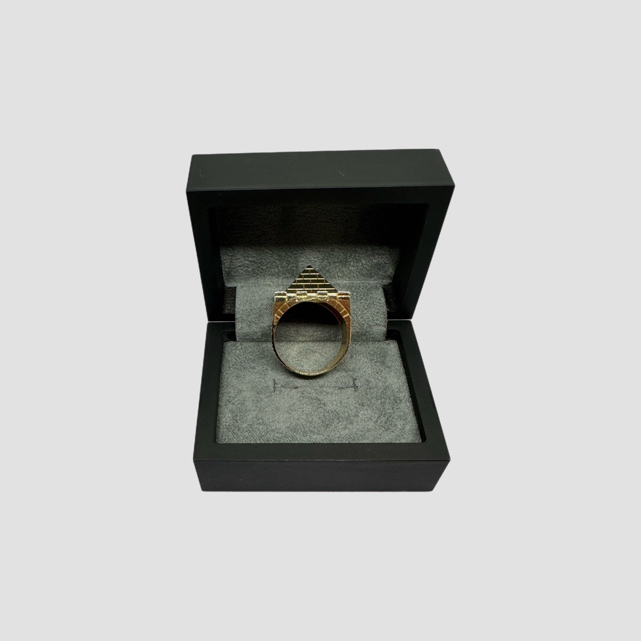 9ct Castle Pyramid Ring