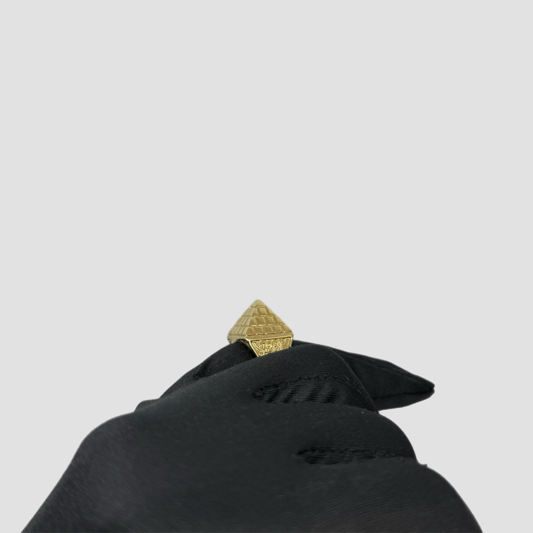 9ct Pyramid Ring