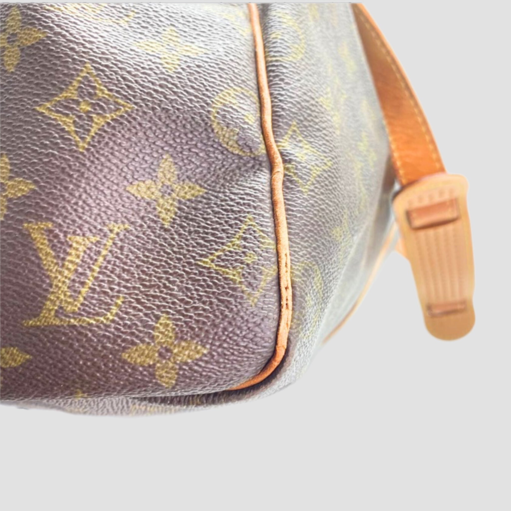 Louis Vuitton Keepall 55 Bandouliere Bag