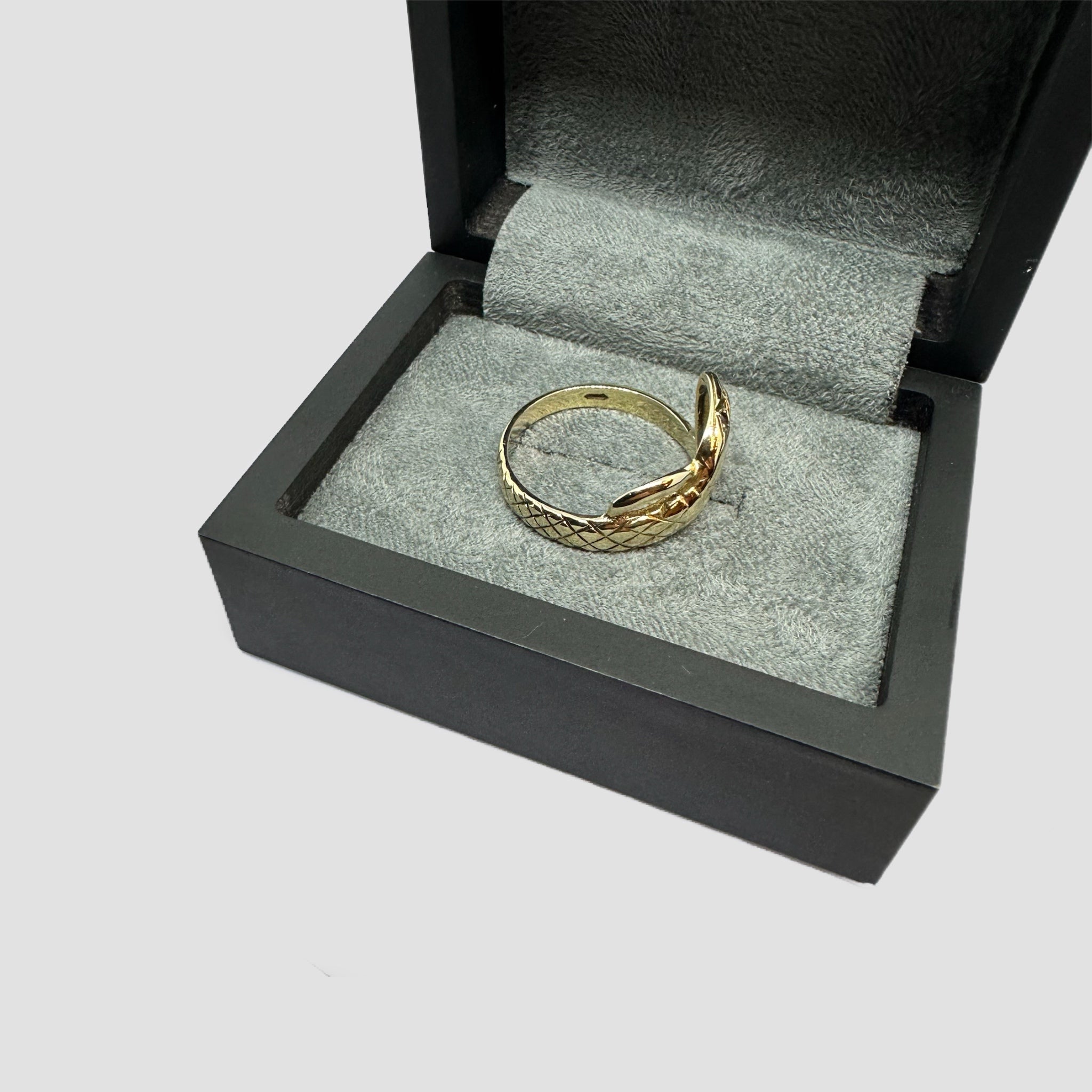 9ct Snake Ring With Garnets