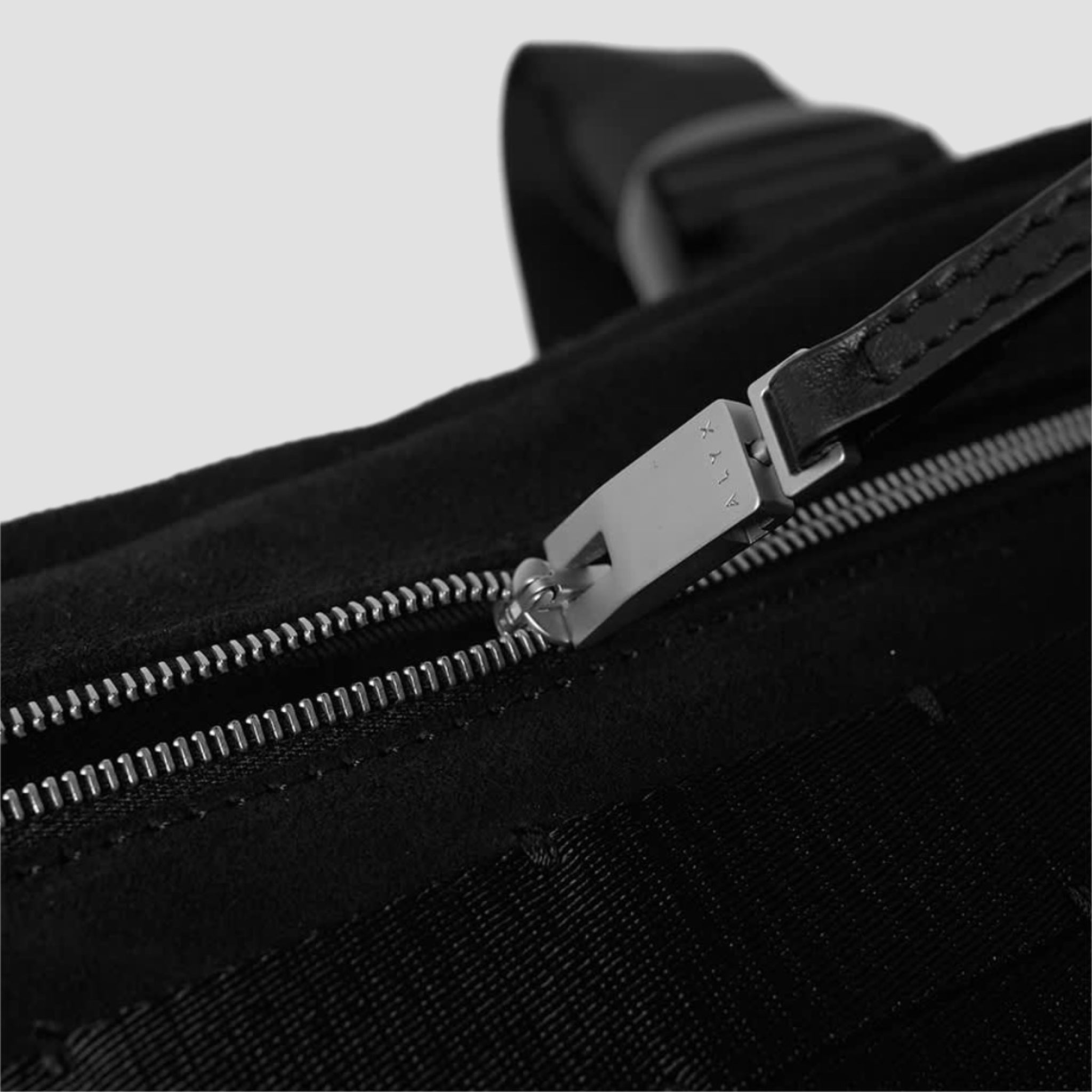 1017 ALYX 9SM Chest Rig Bag Original Allure