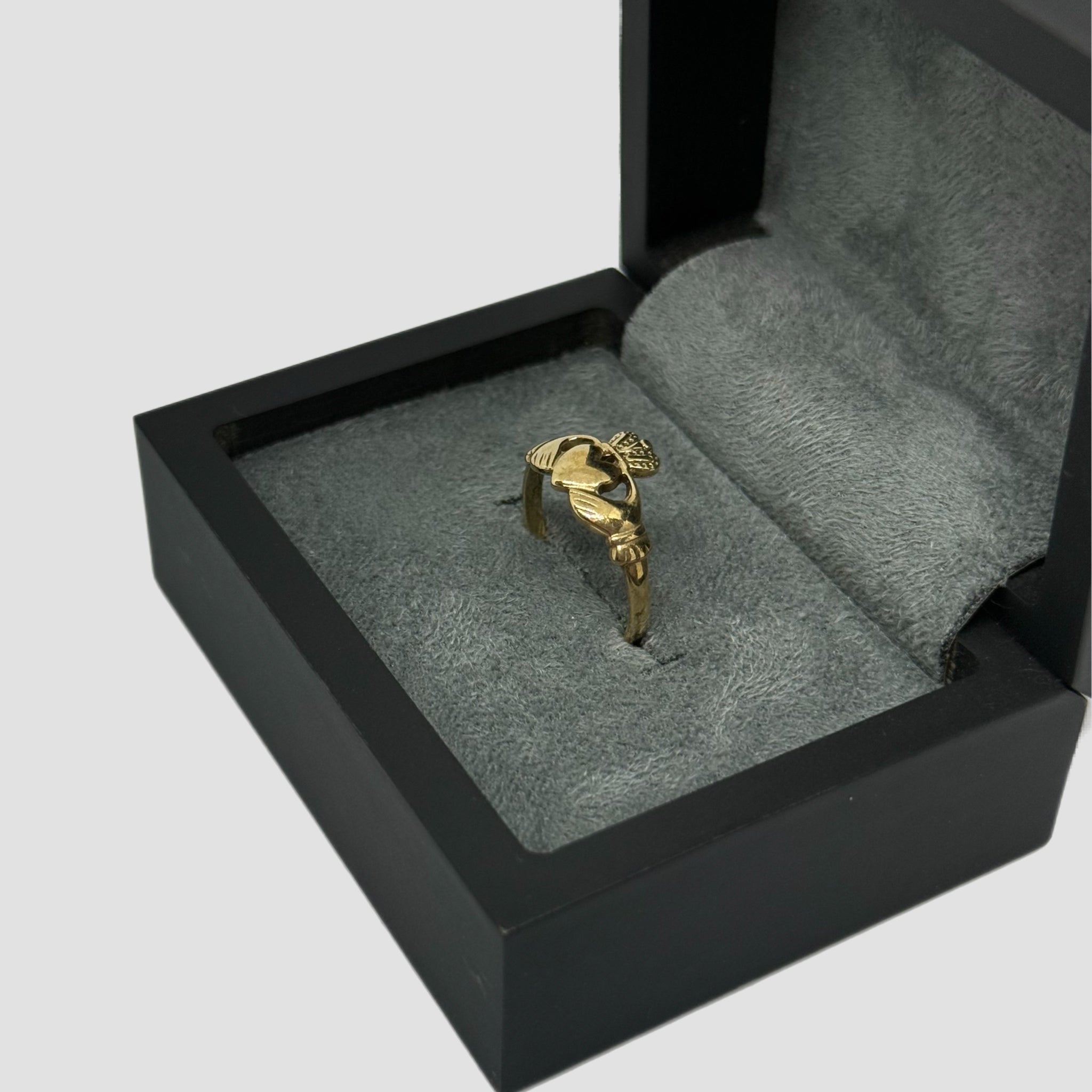 9ct Claddagh Ring