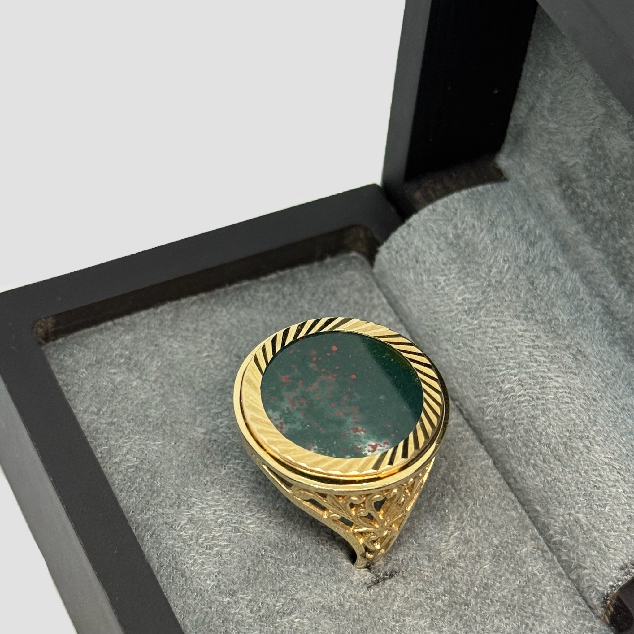 9ct Bloodstone Half Sovereign Ring