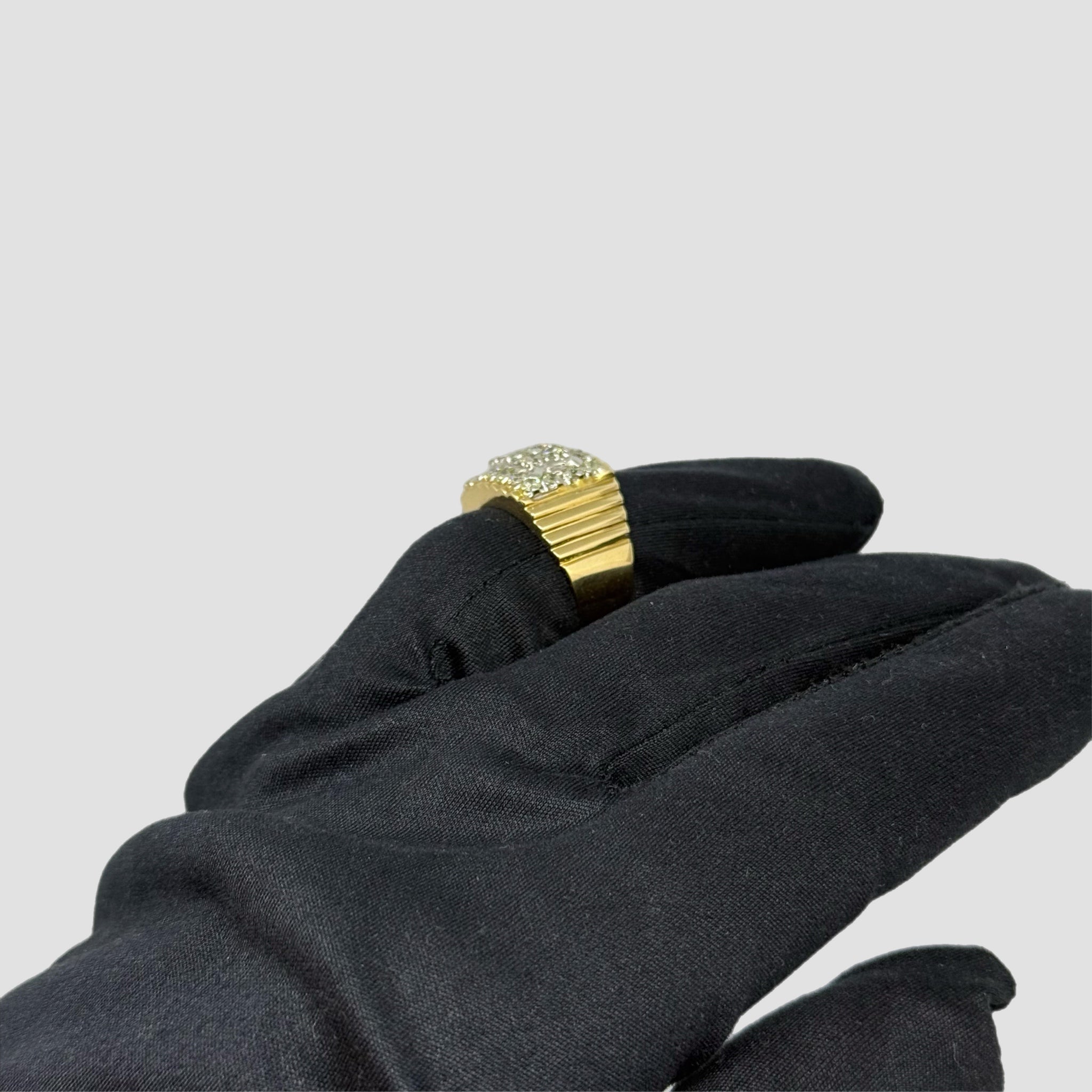 9ct Ring with over 1ct in Diamonds