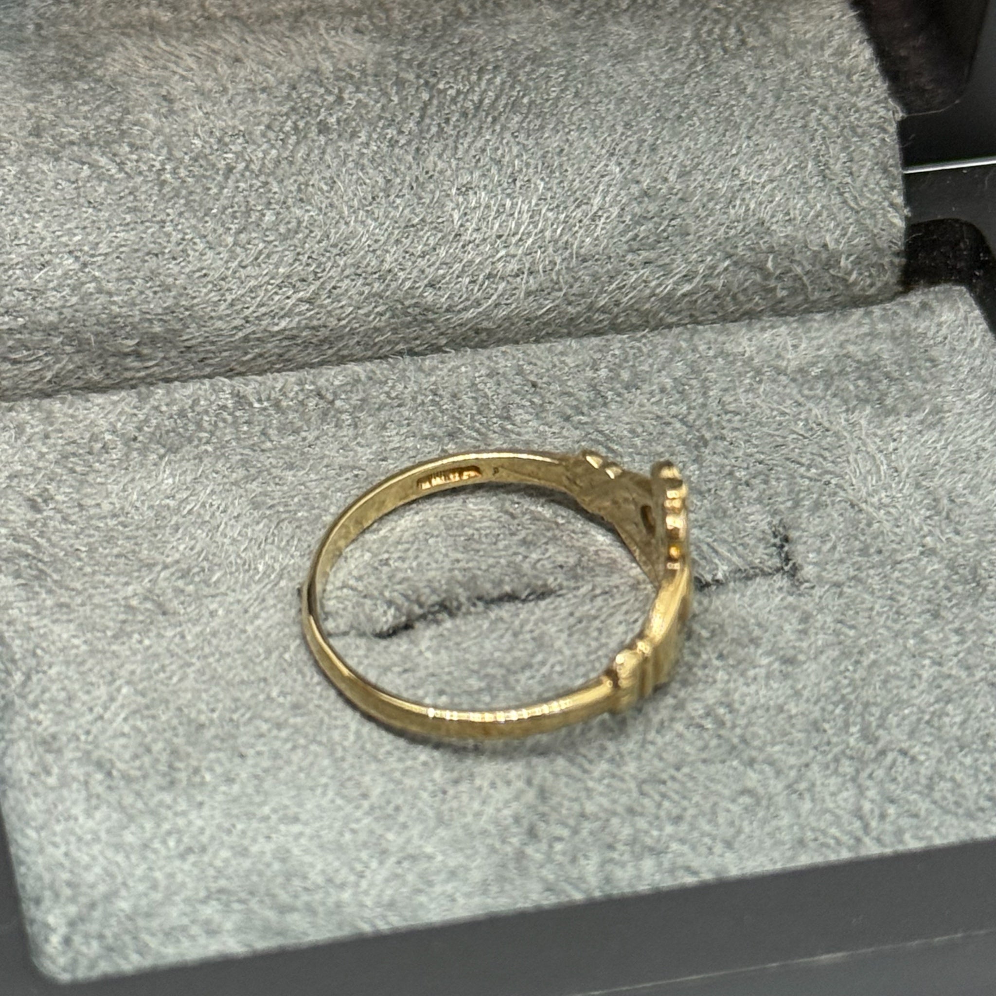 9ct Claddagh Ring