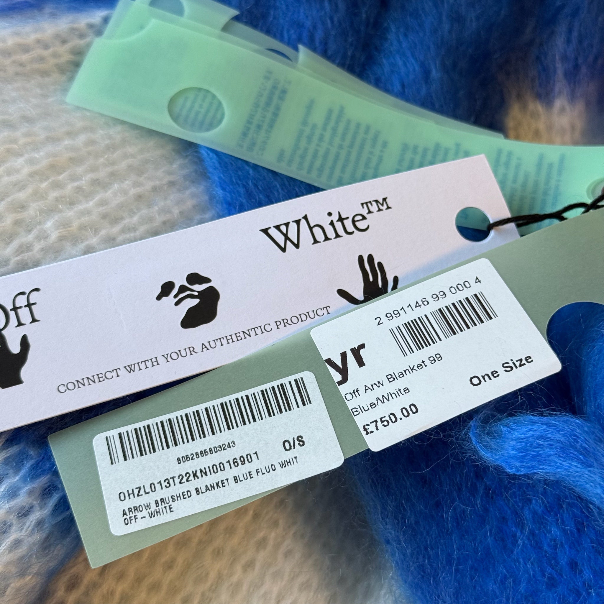 Off-White Arrows Blanket