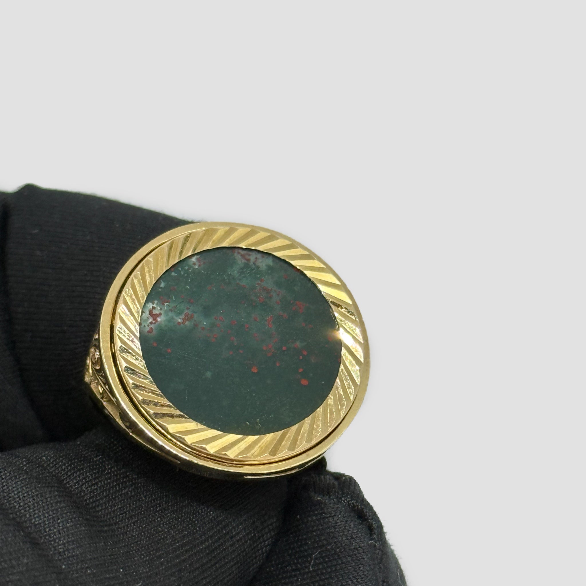 9ct Bloodstone Half Sovereign Ring