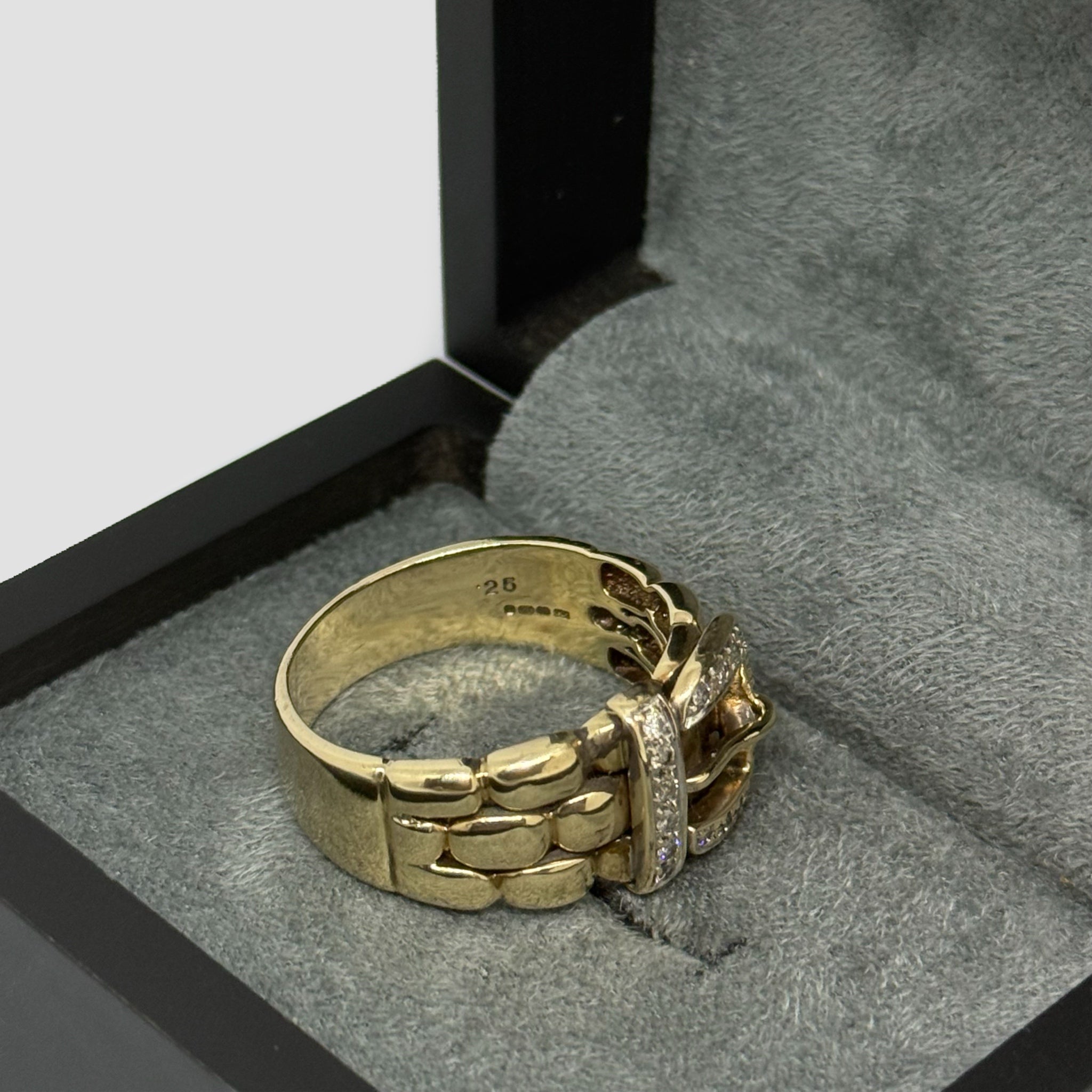 9ct Diamond Buckle Ring