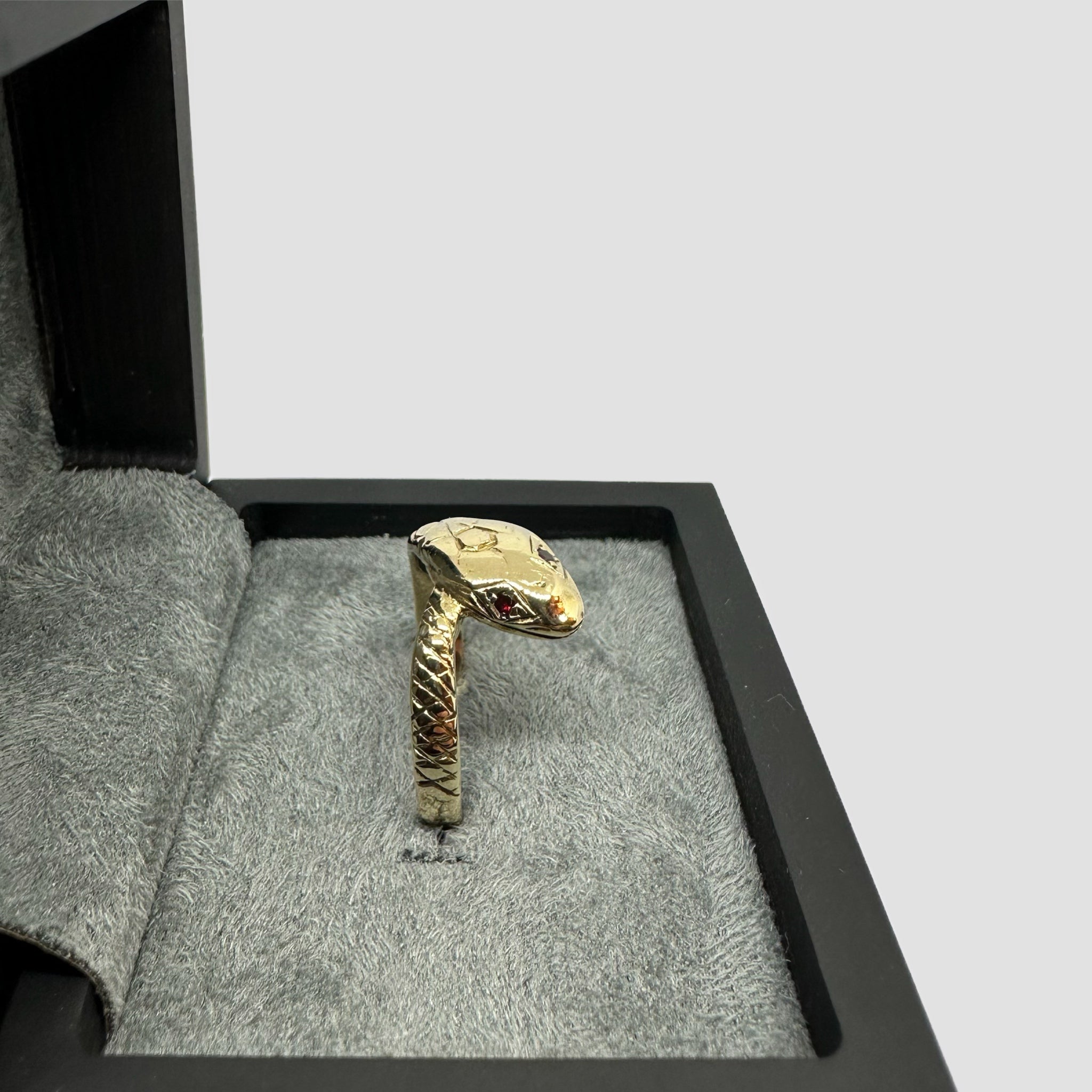 9ct Snake Ring With Garnets