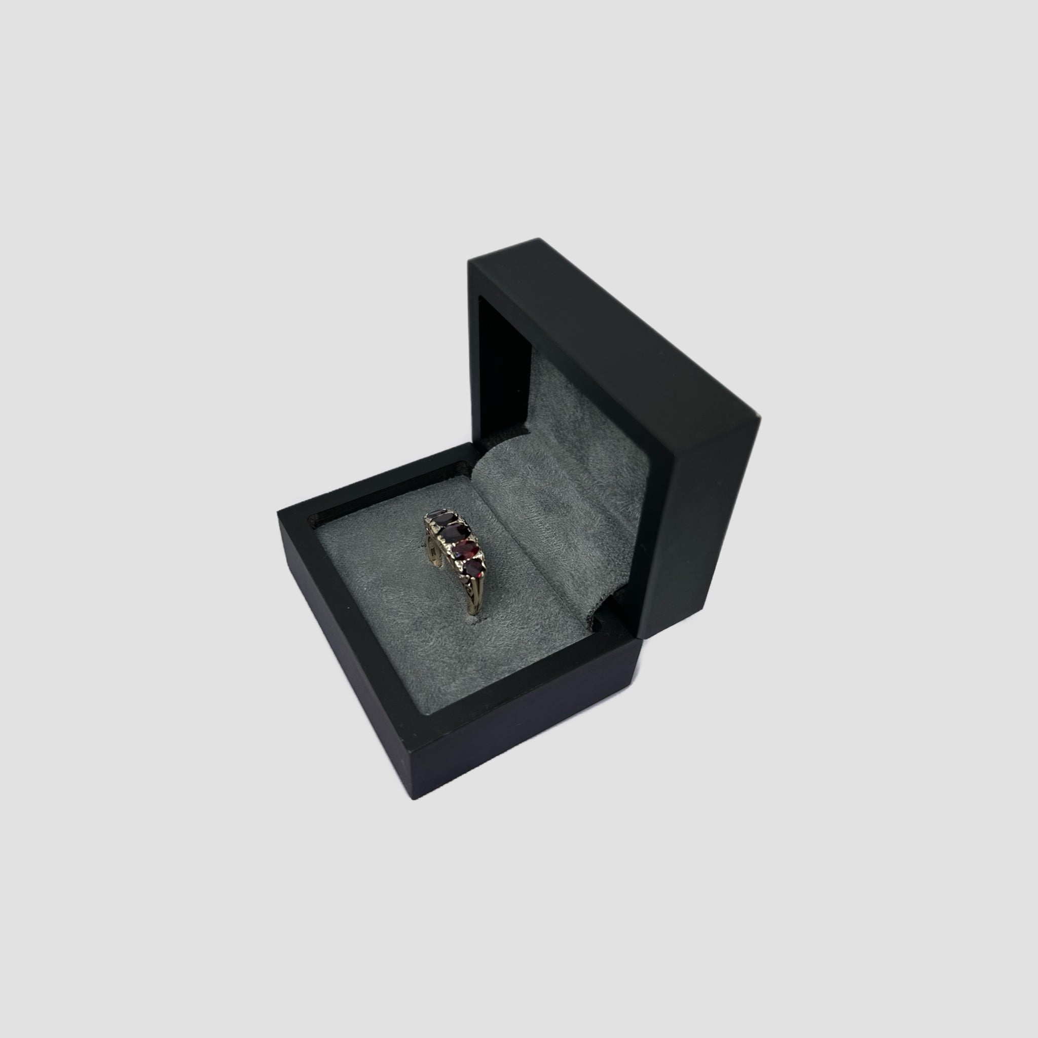 9ct Edwardian Garnet & Diamond Half Eternity Ring