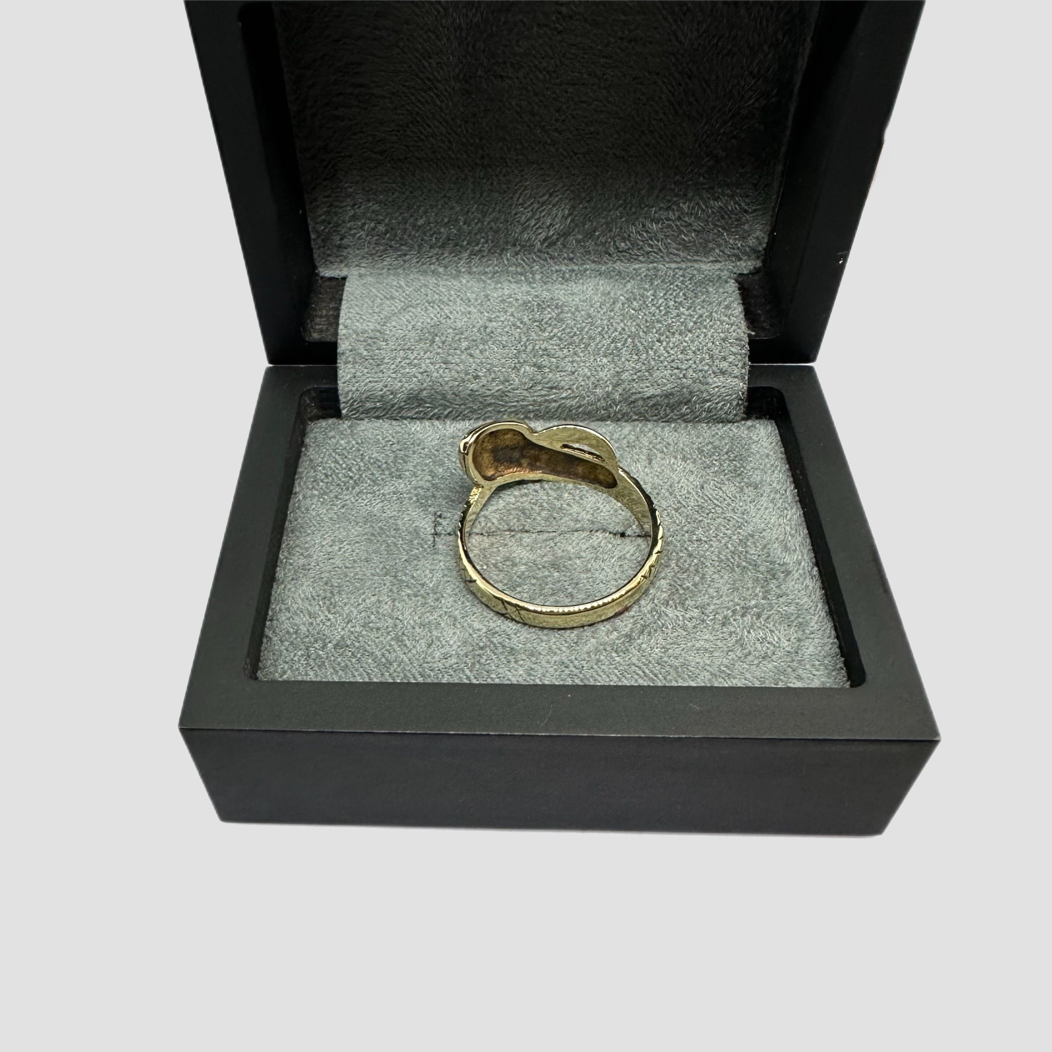 9ct Snake Ring With Garnets