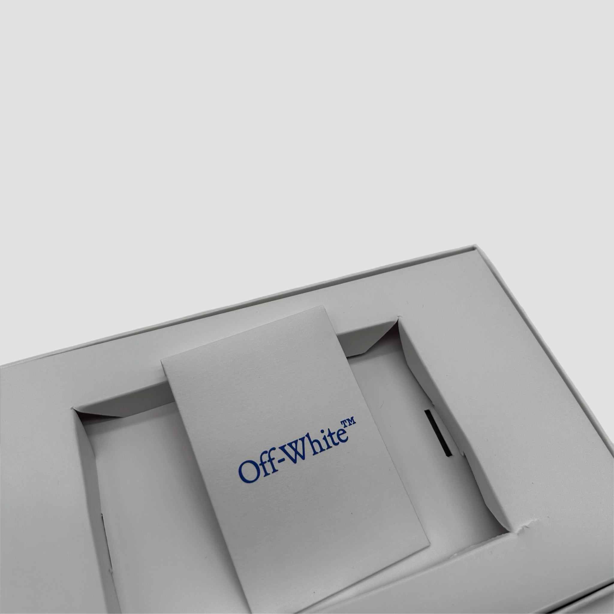 Off-White Quote Bookish Keyring Card Case Wallet