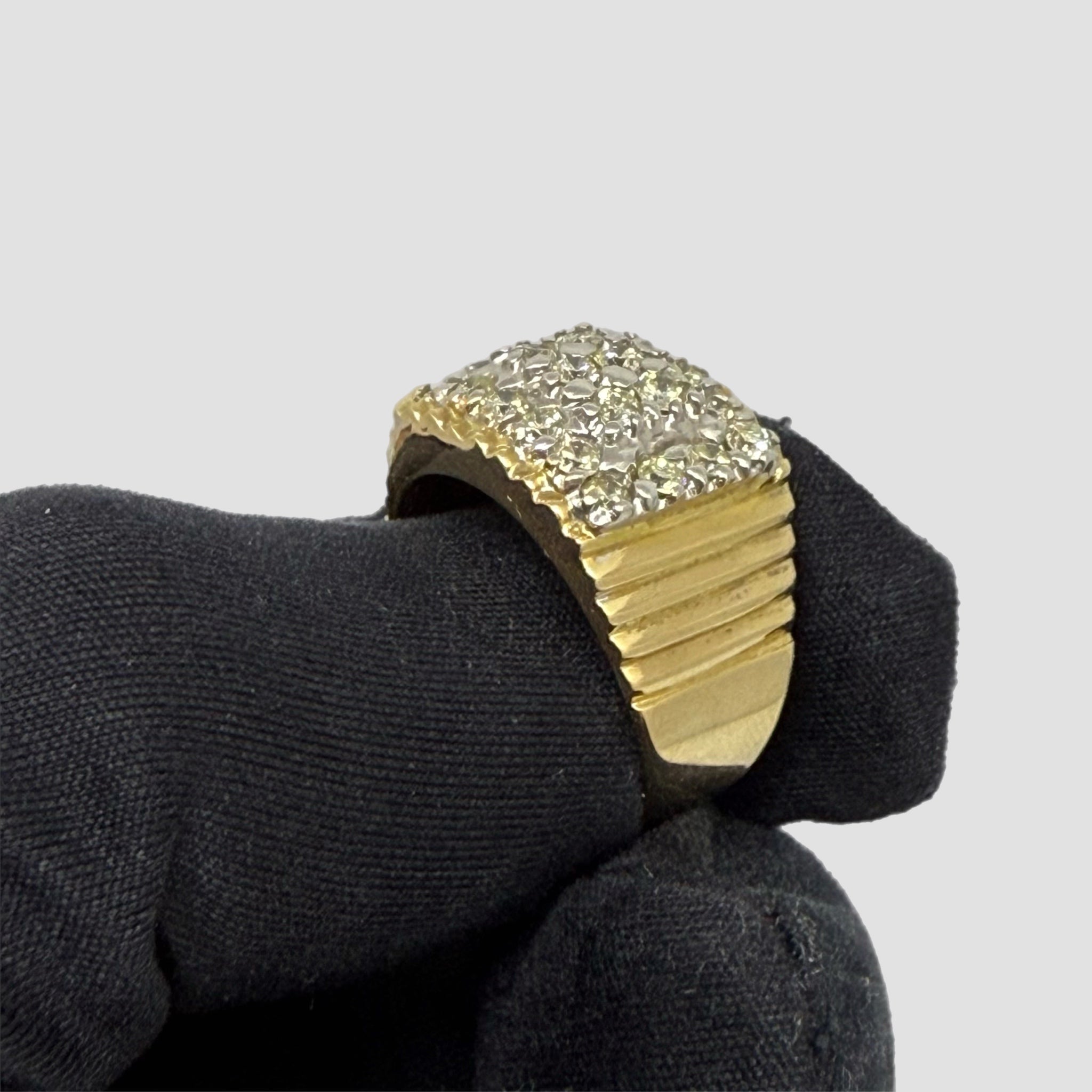 9ct Ring with over 1ct in Diamonds