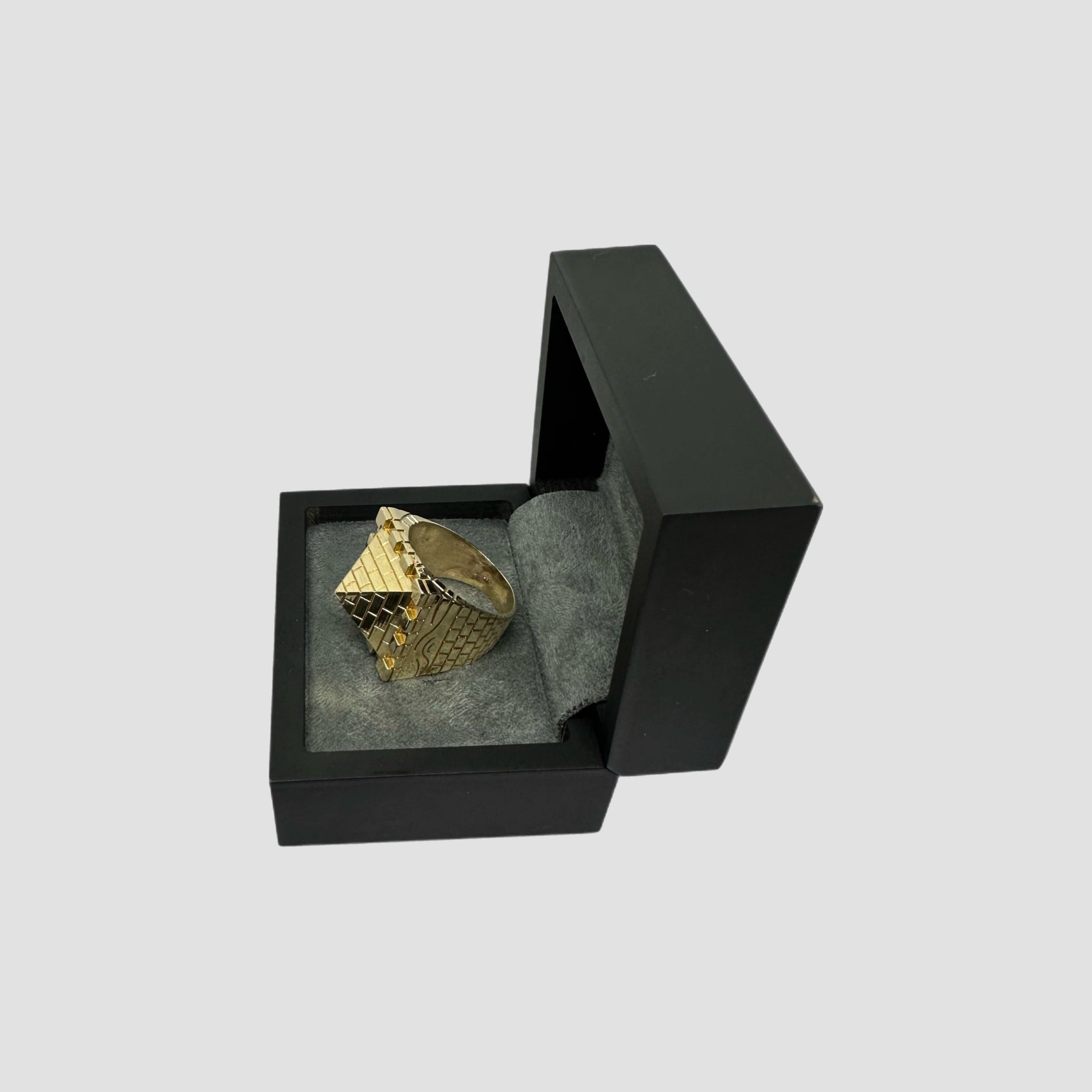 9ct Castle Pyramid Ring