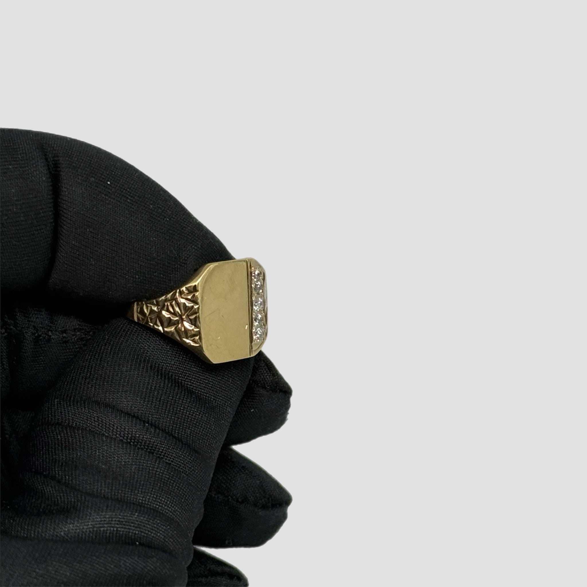 9ct White Sapphire Signet Ring