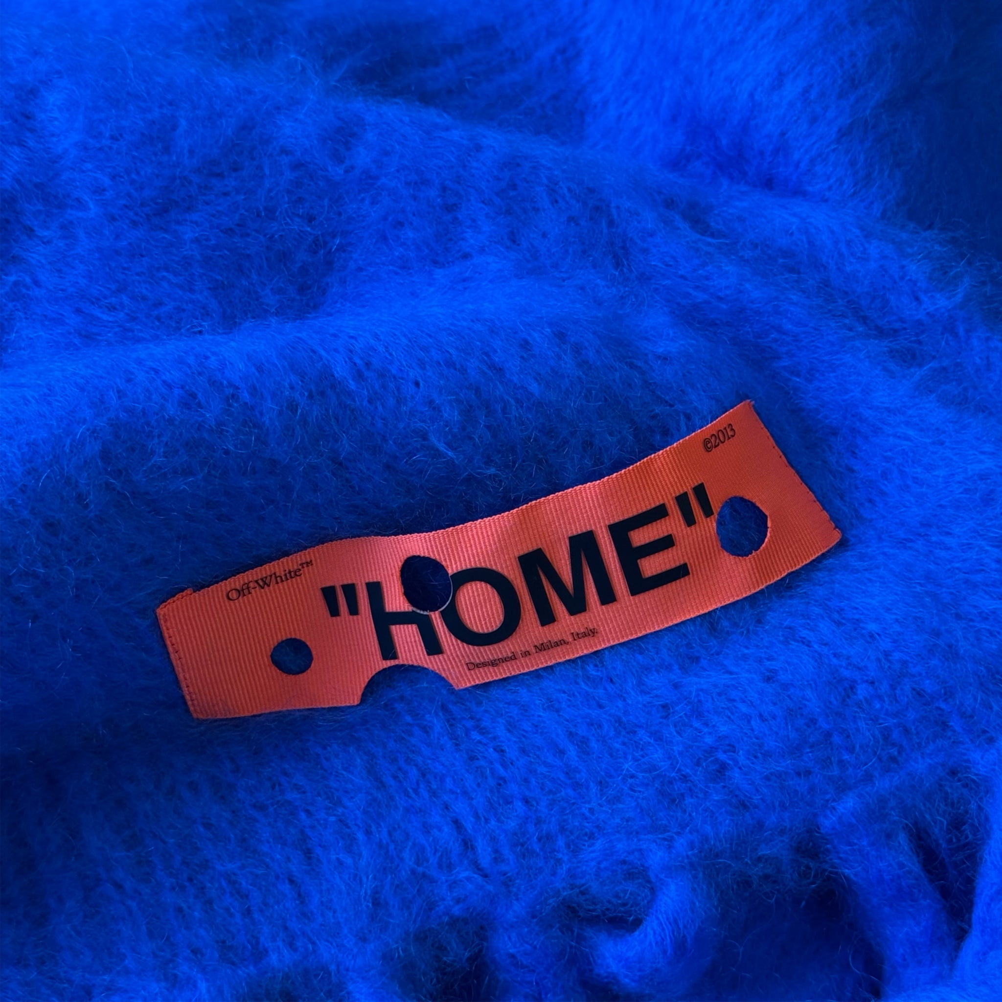 Off-White Arrows Blanket