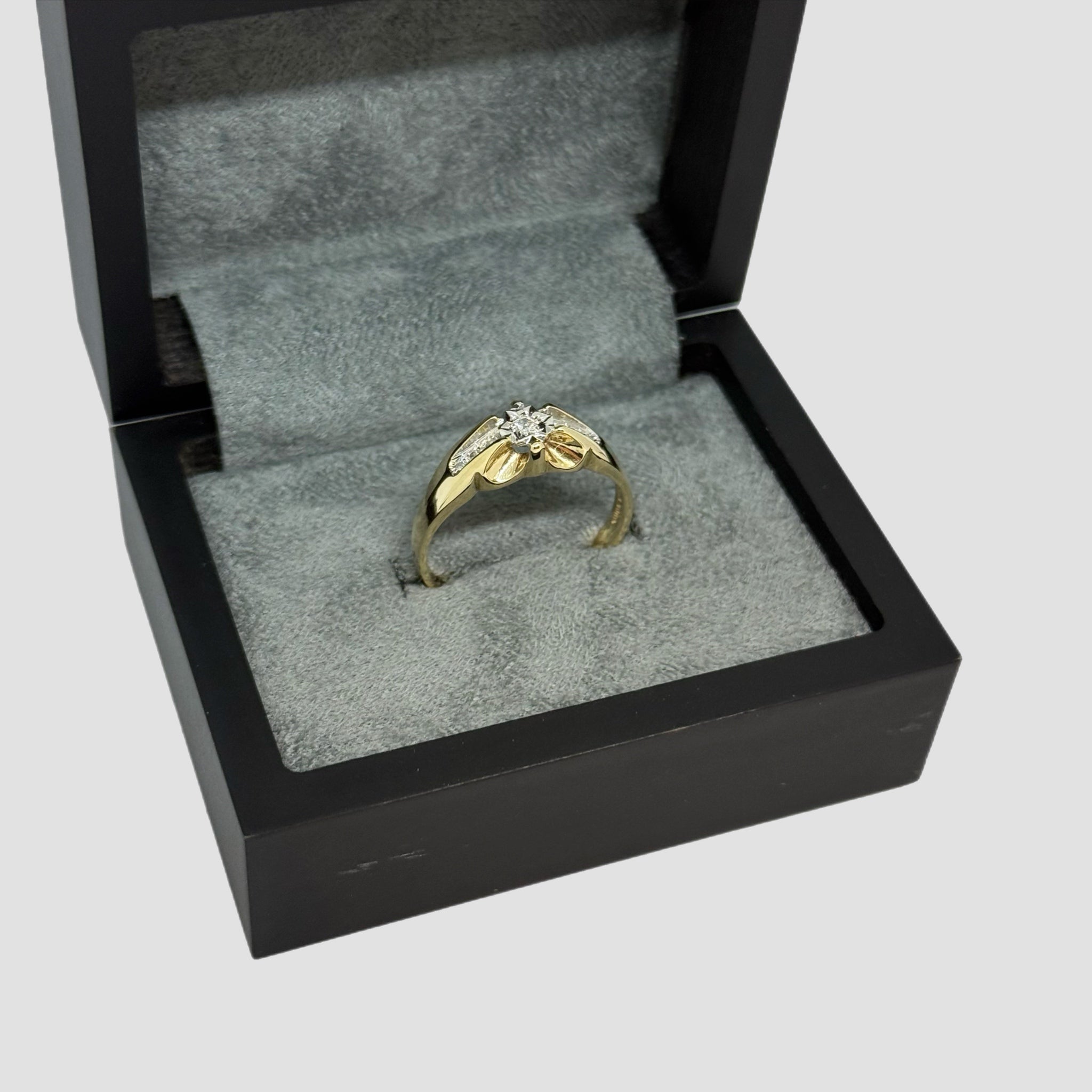 9ct Gold Gypsy Diamond Ring