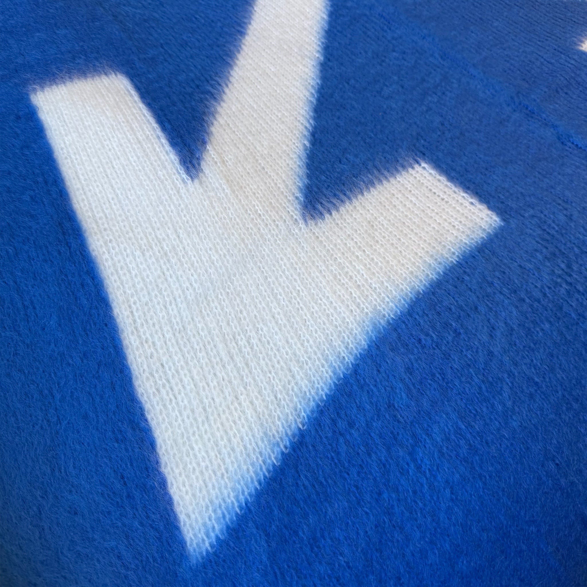 Off-White Arrows Blanket