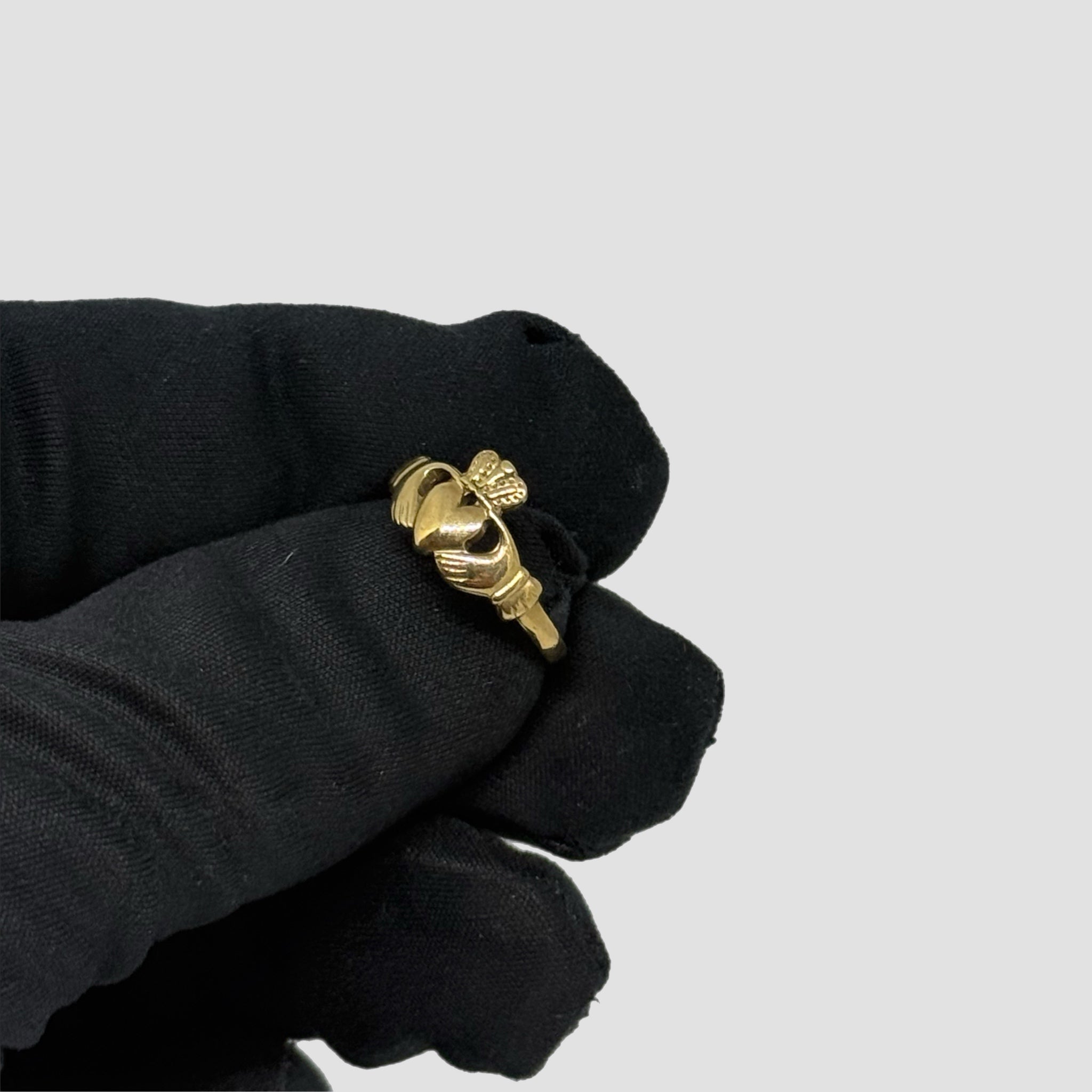 9ct Claddagh Ring
