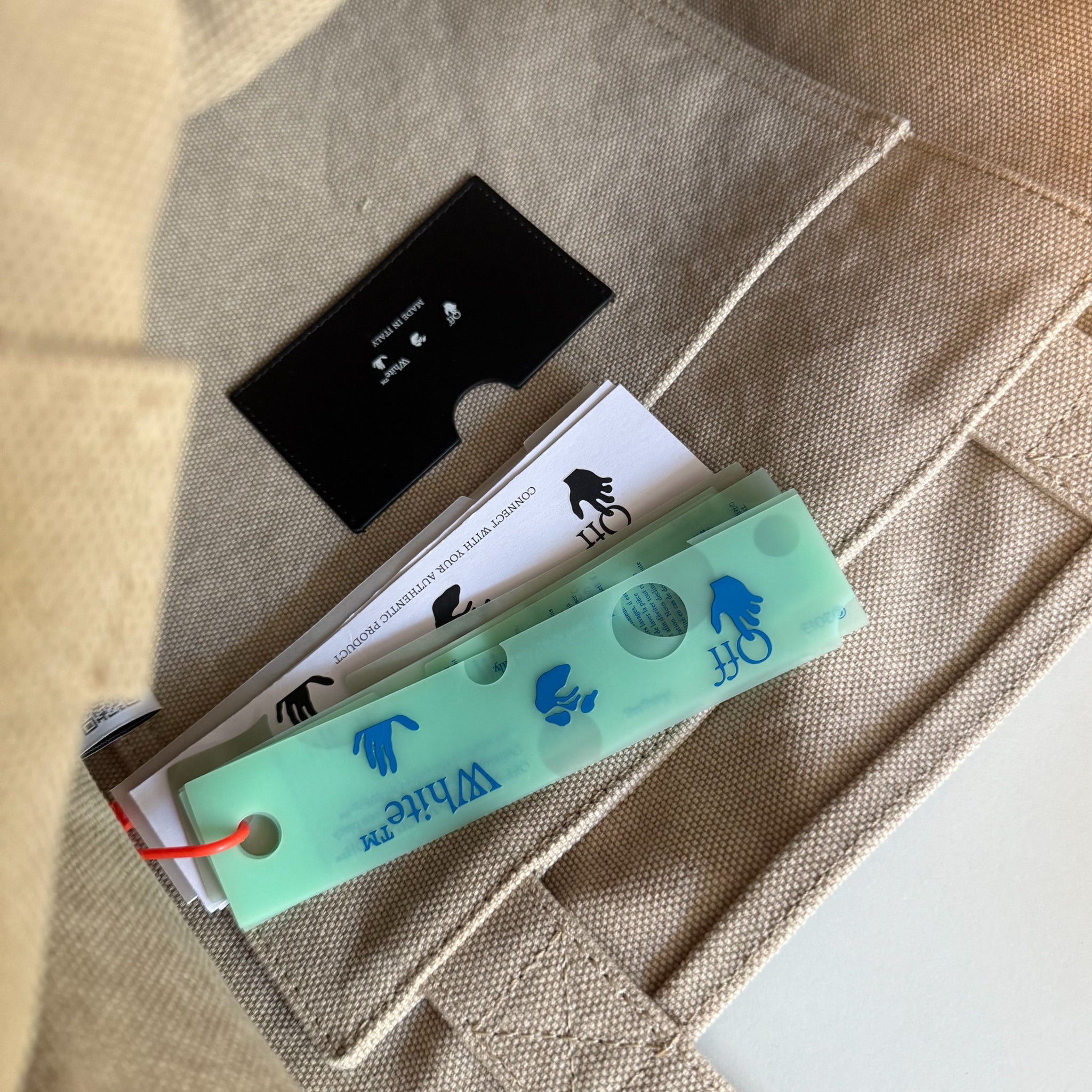 Off-White Quote Shopper