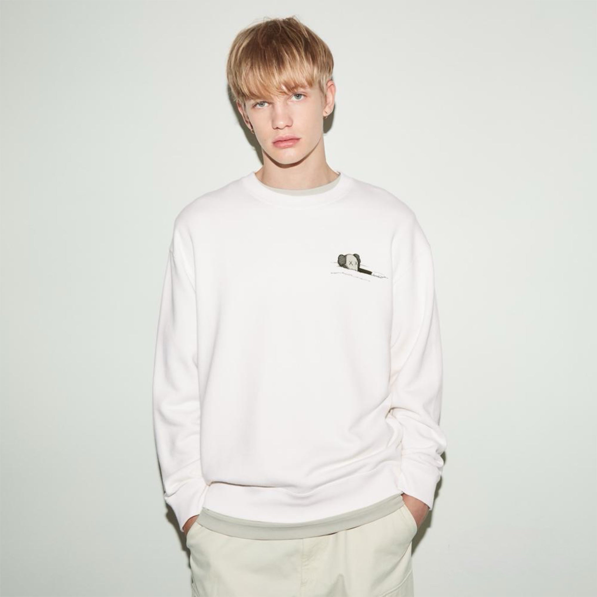 Uniqlo X Kaws Sweatshirt