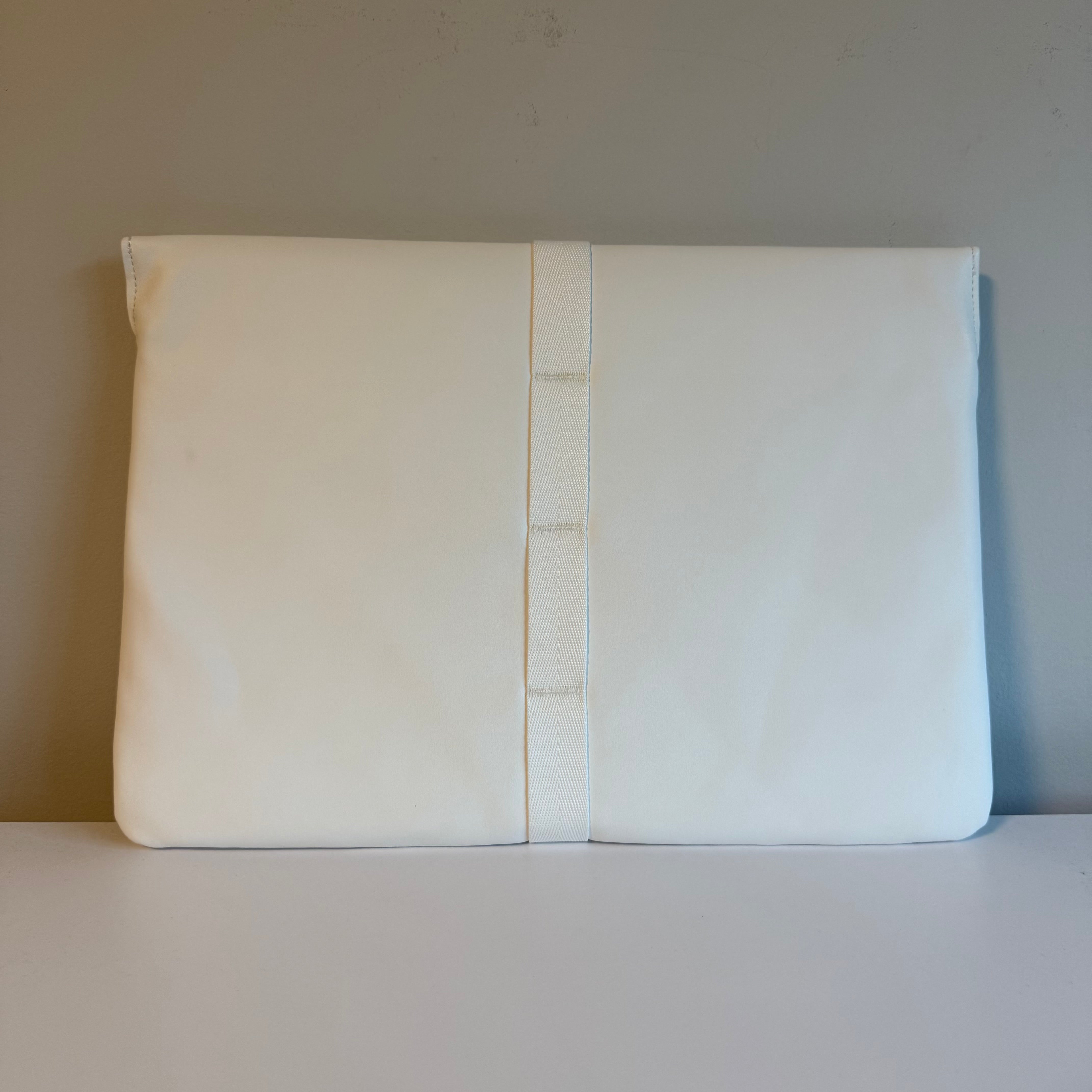 DB Laptop Sleeve White