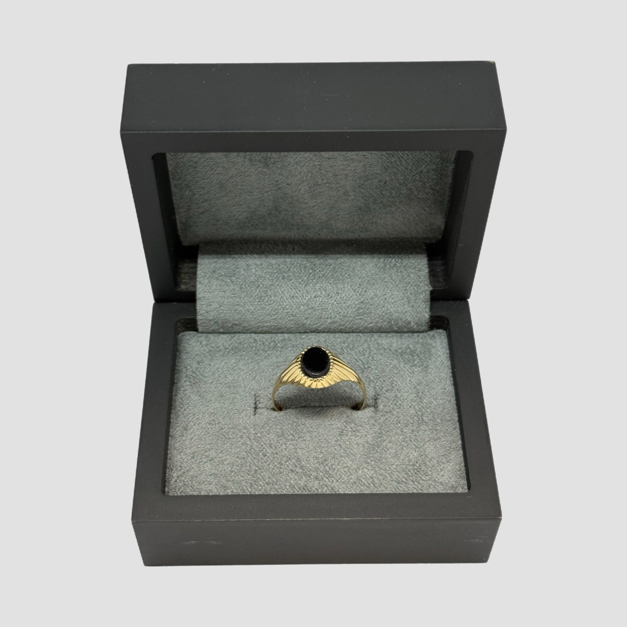 9ct Black Onyx Ring