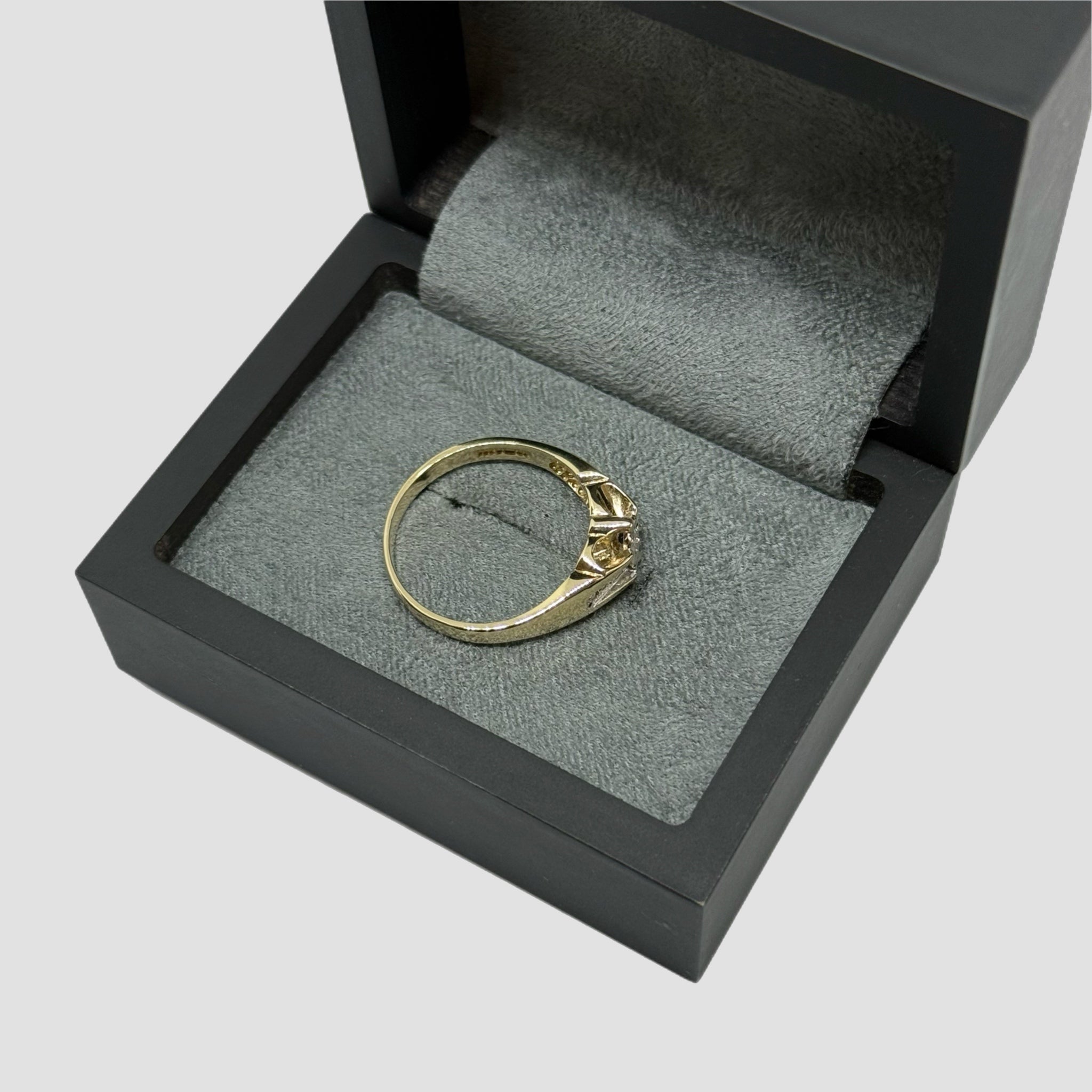 9ct Gold Gypsy Diamond Ring