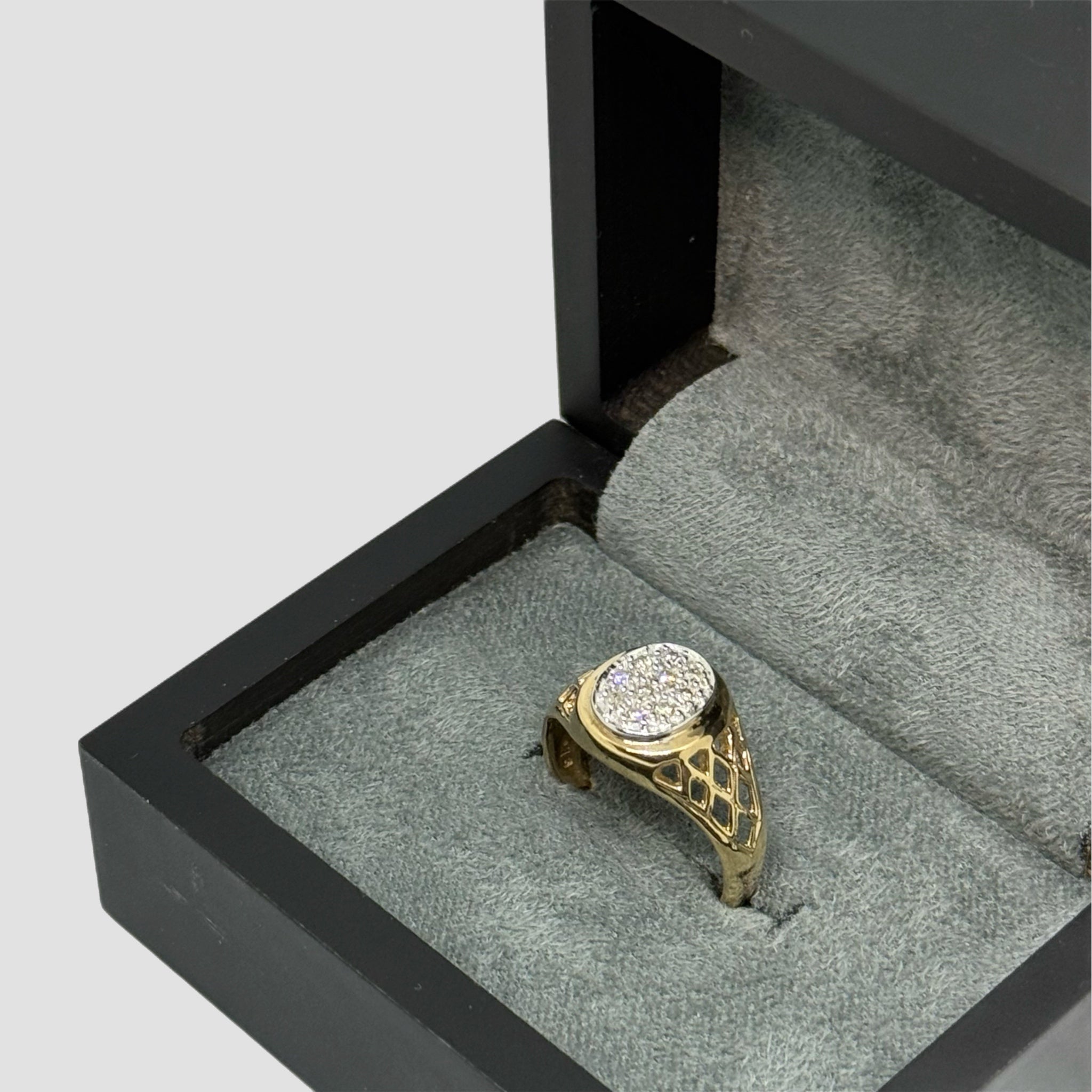 9ct Diamond Cluster Signet Ring