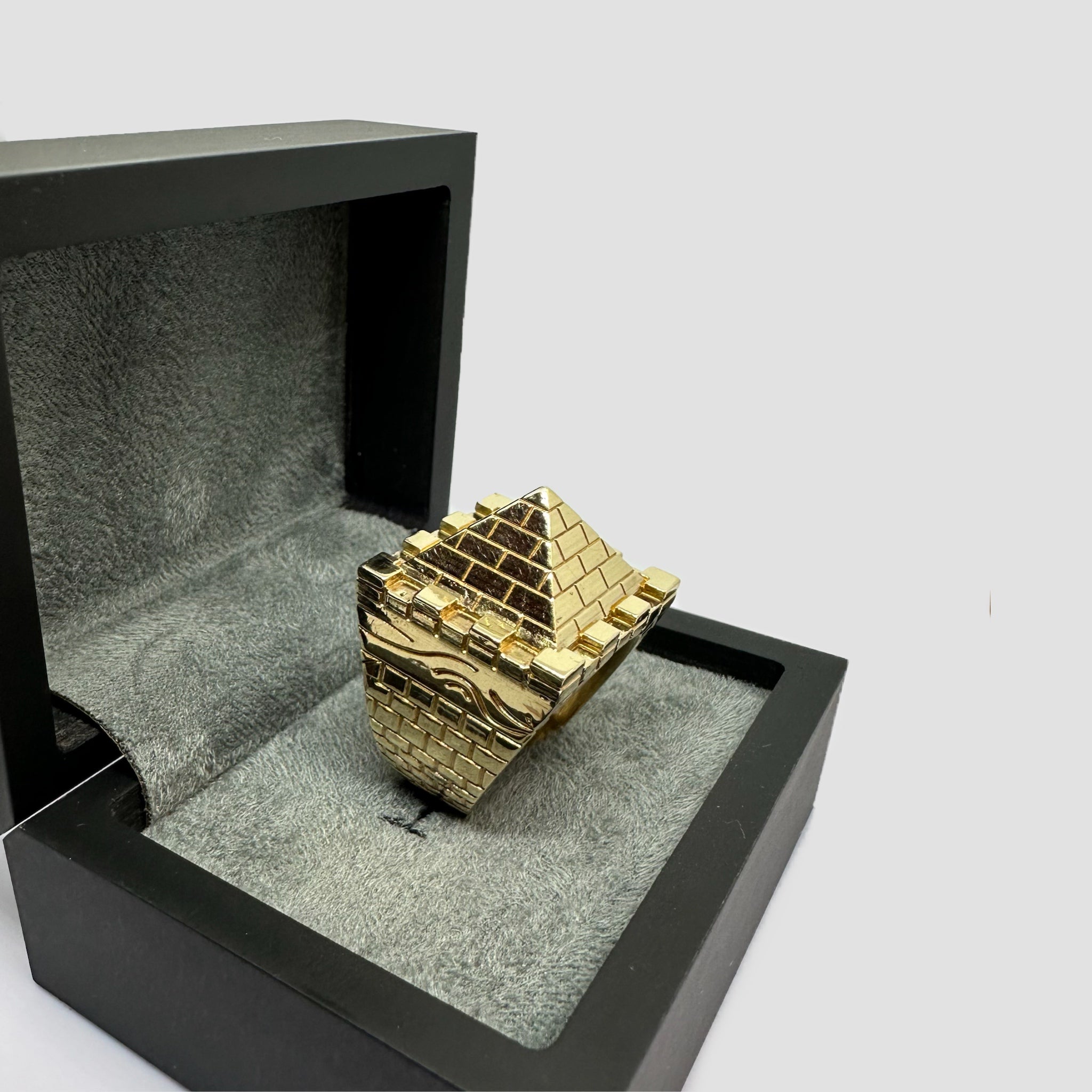 9ct Castle Pyramid Ring