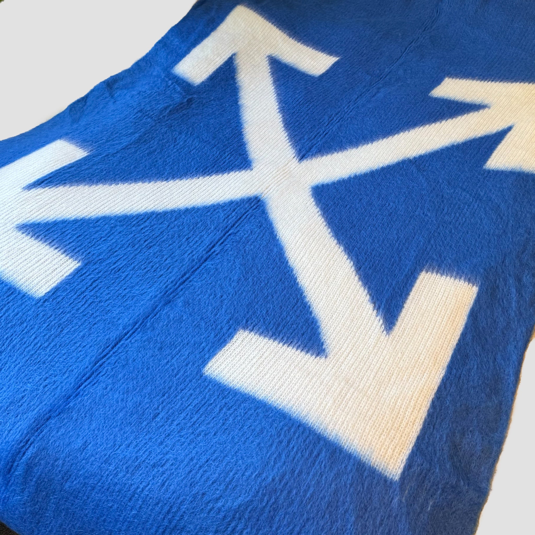 Off-White Arrows Blanket
